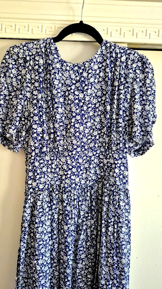 Ms. Darby Vintage Blue & White Summer Floral Midi Dress Size 6 – Fit & Flare