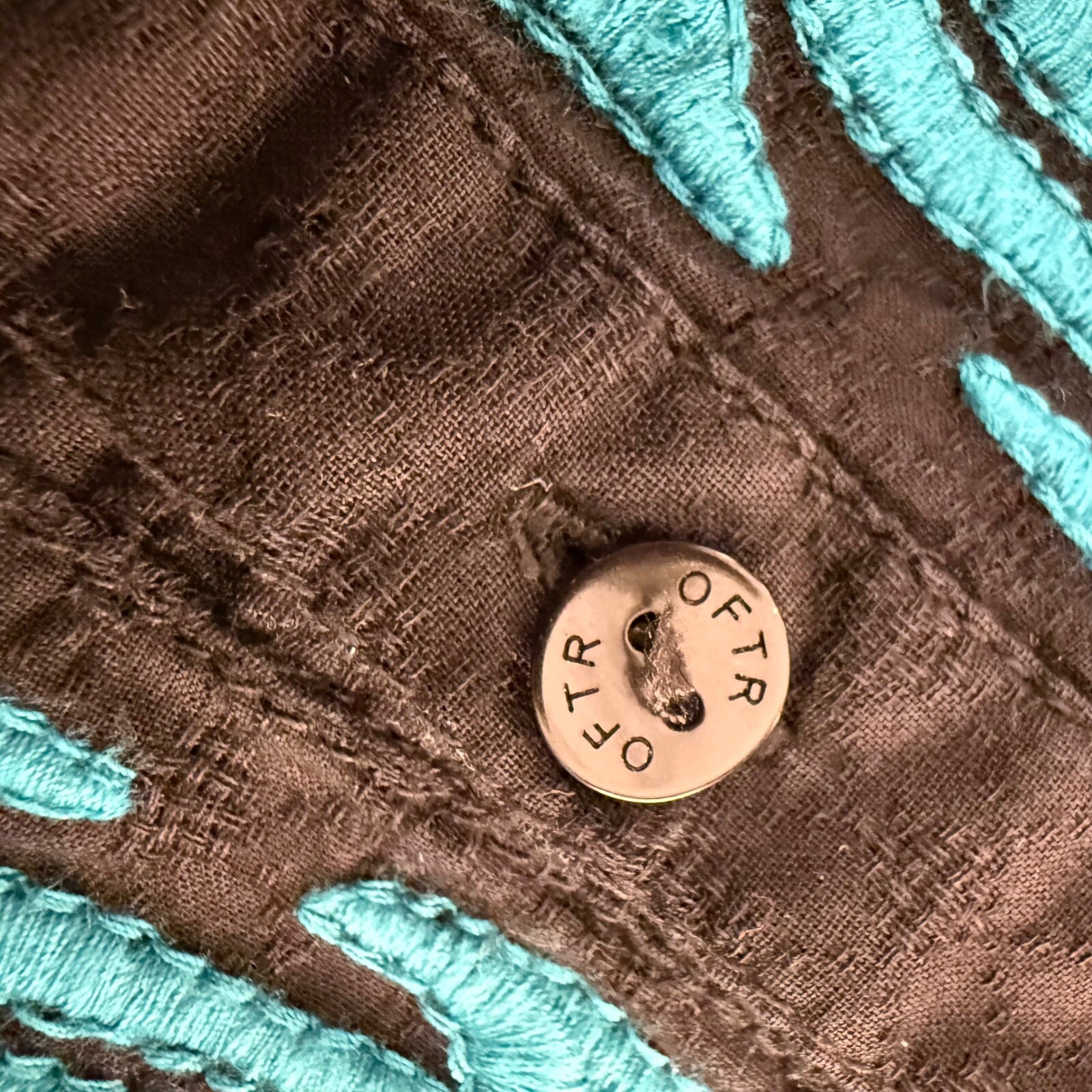 Vintage Casual Outfitters Southwestern Button Down Shirt XS Embroidered Pleated