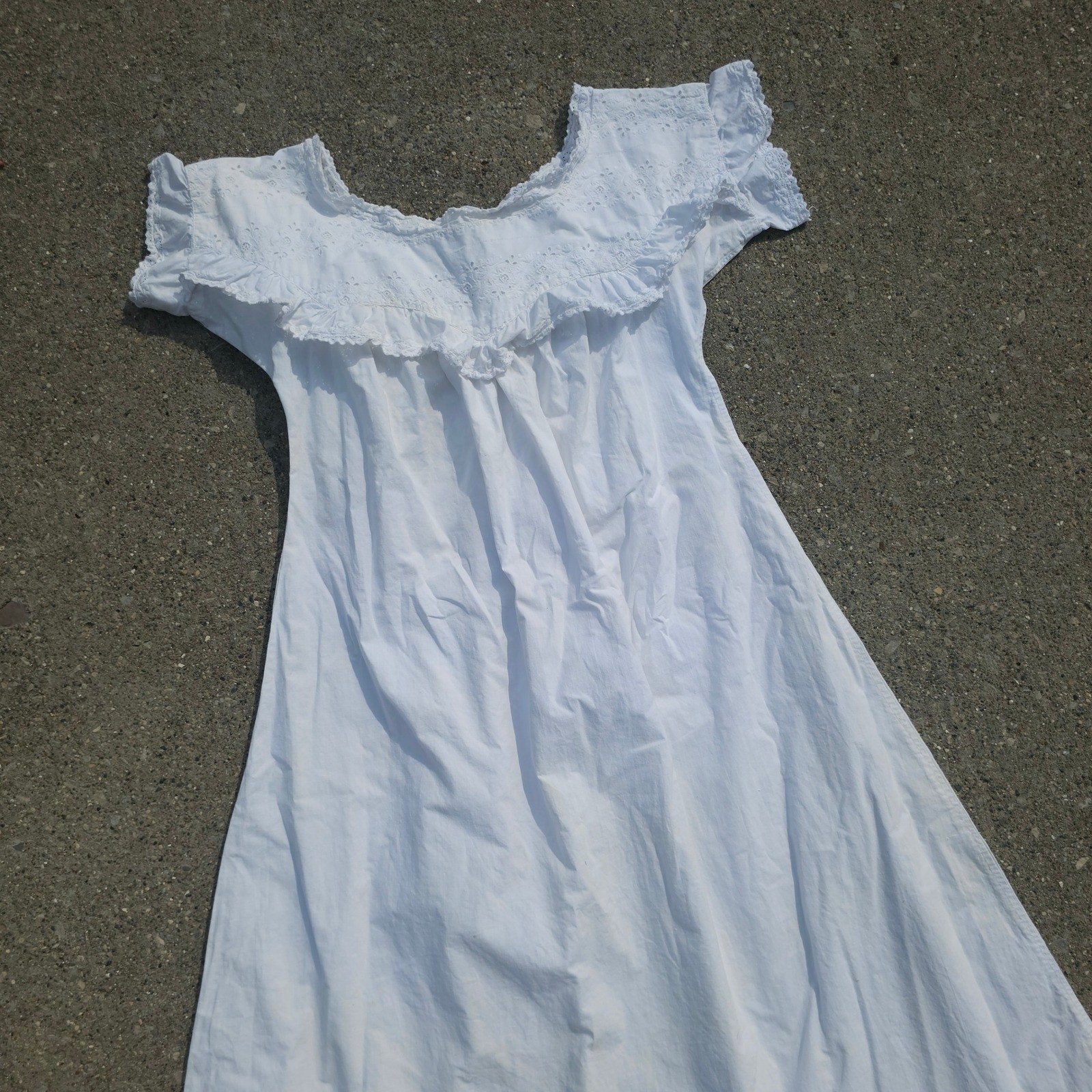 Antique White Cotton Eyelet Lace Nightgown Ruffle Sleeve Victorian Dress 1800s