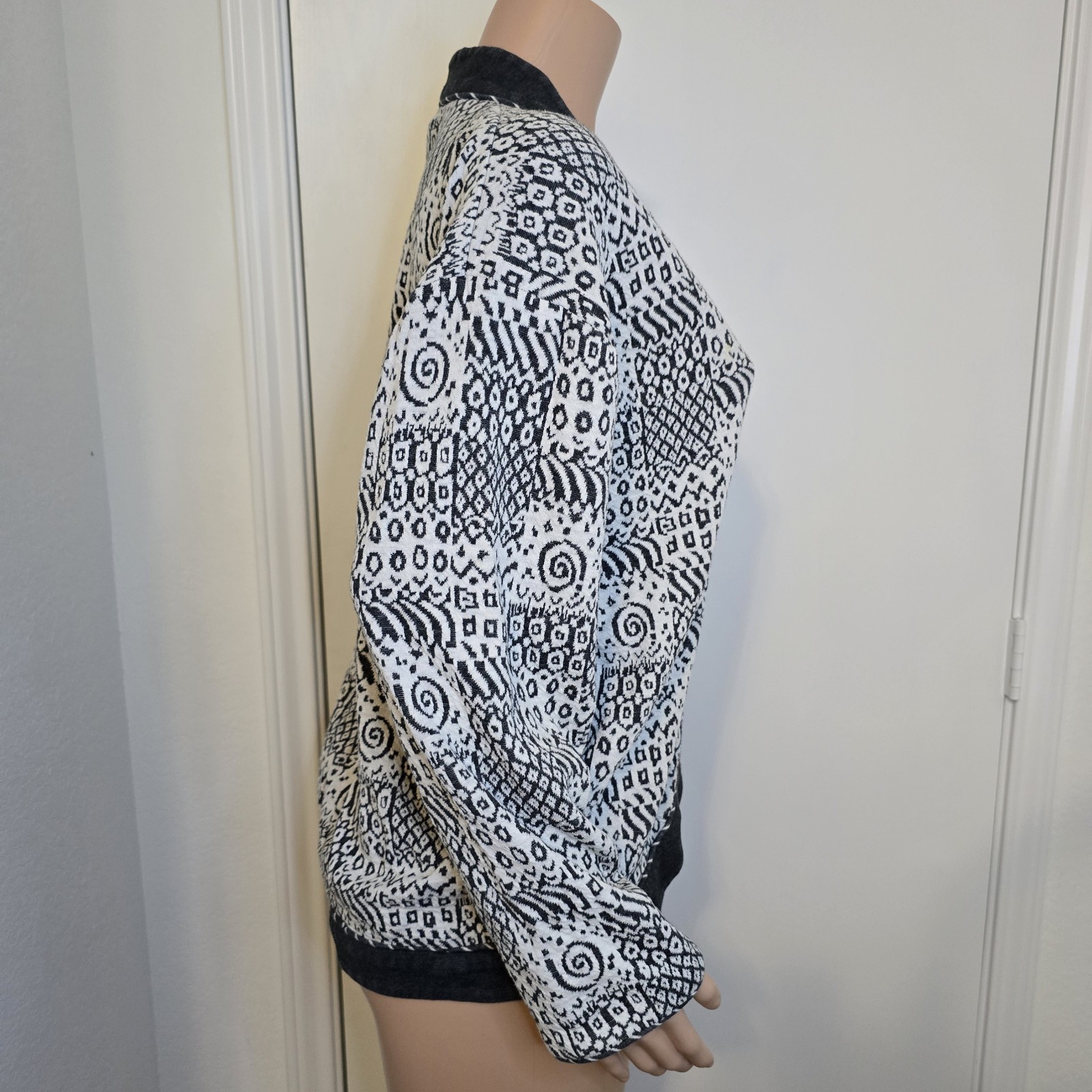 VTG Jo Hardin B&W Single Button Cardigan Sz M USA Monochromatic Geometric