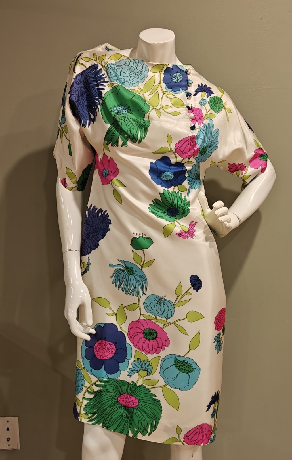 Fun Vintage Floral Jan Sue Satin Dress With Bold Pink And Blue Poppies