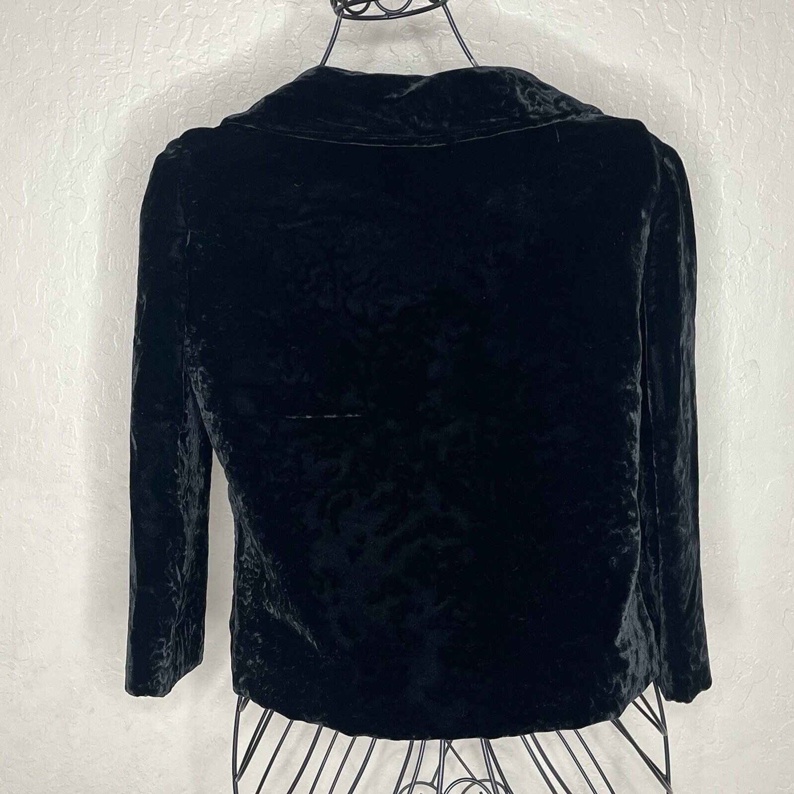 Vintage 1960s SARMI for I MAGNIN Black Embossed Velvet Jacket Women’s Size XS