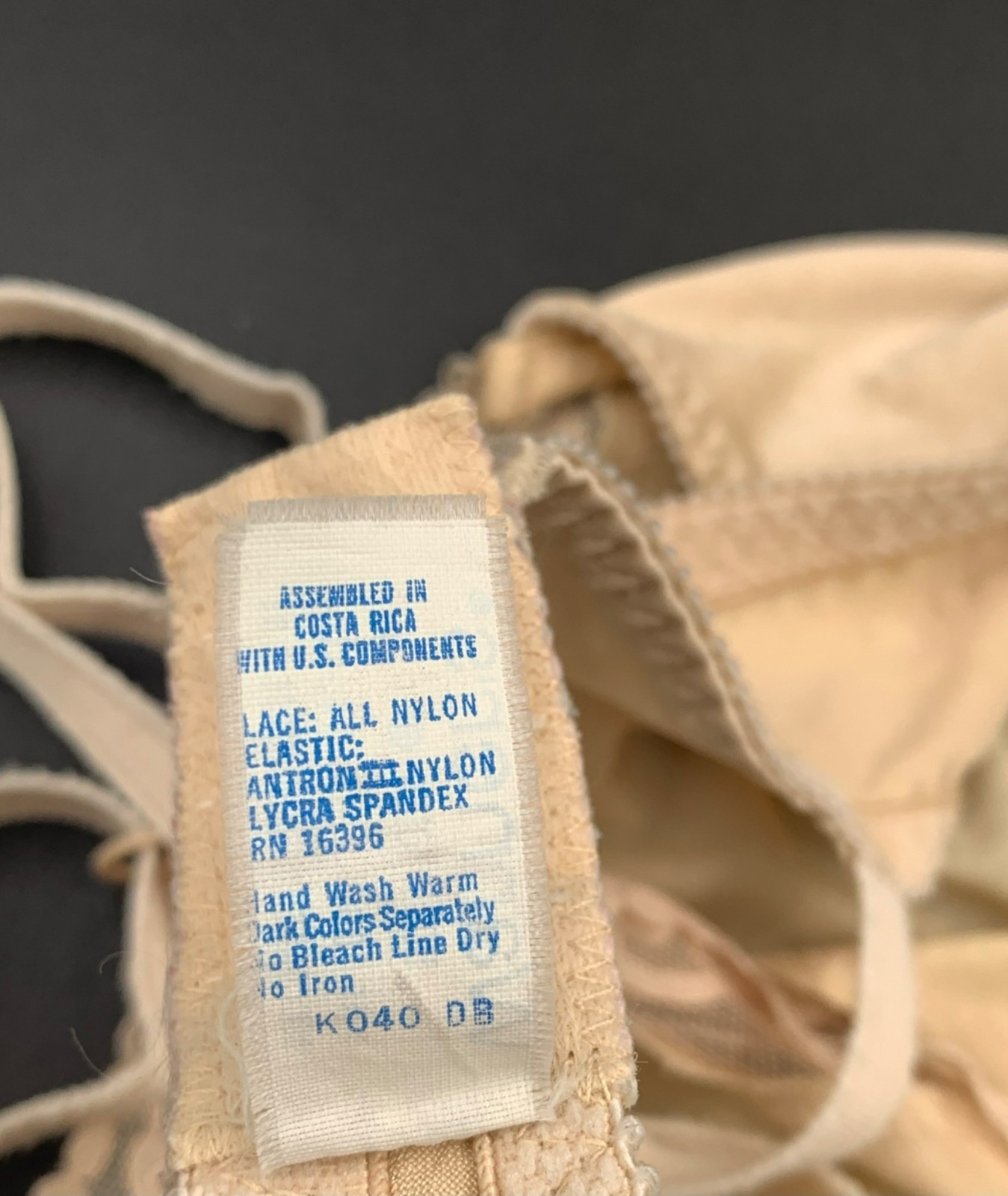 VTG Warners Body Icing 34D Style 1063 Lace Underwire Bra Beige