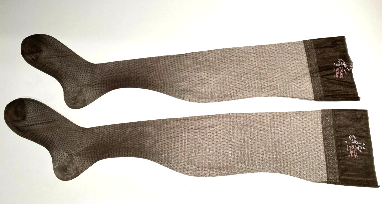 1 Pair Vintage Nylon Stockings 9.5″ x 28″ Petites Van Raalte Off Black Diamond