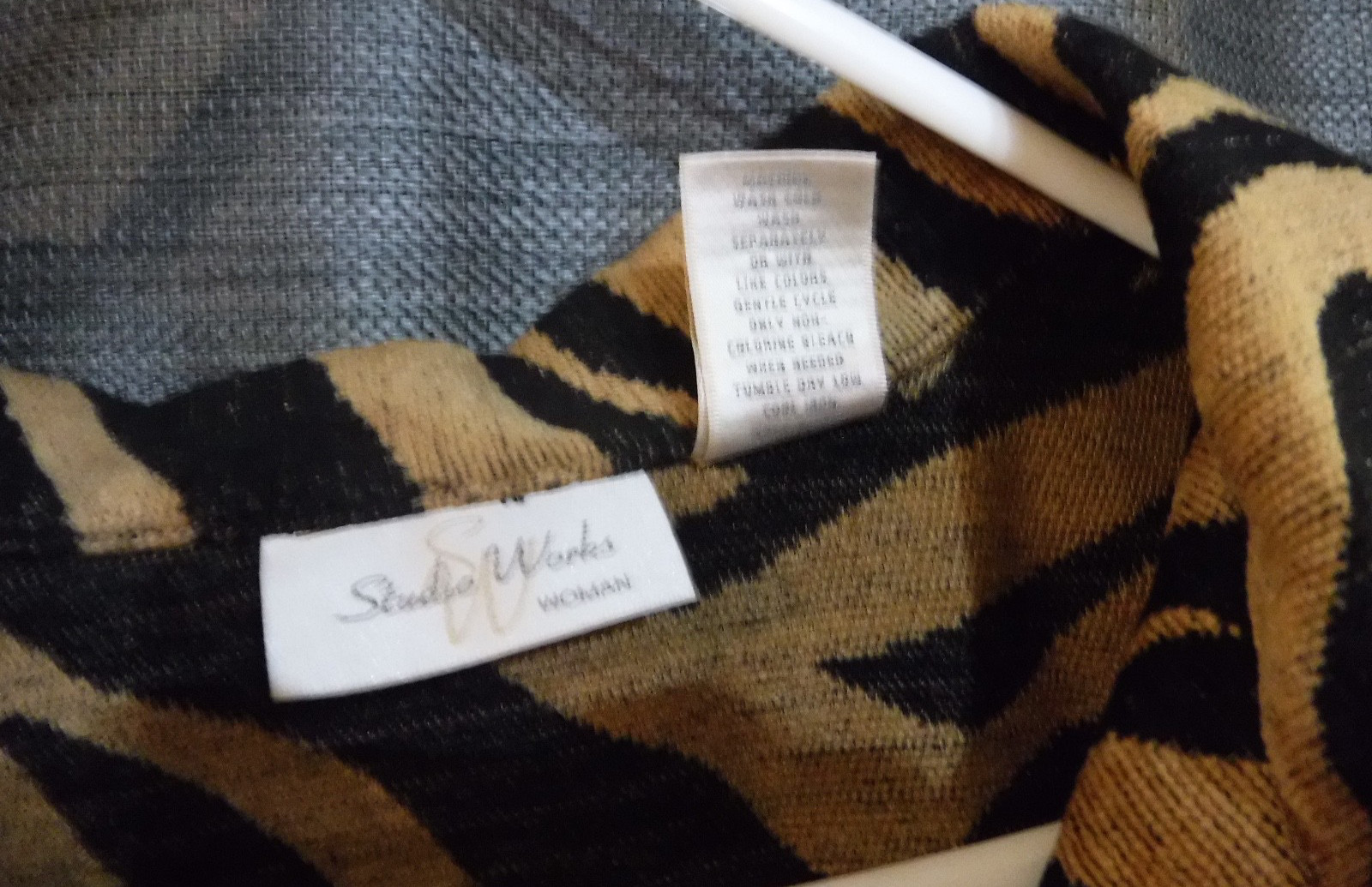 Studio Works Animal Print Jacket womens size 2X long sleeve collared 5 BUTTON D