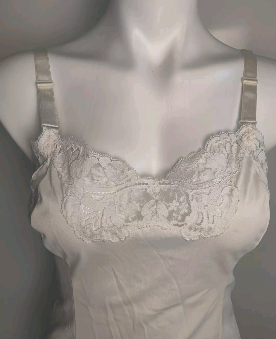 Vintage Wonder Maid Cream ILGWU Size 34 Camisole Non Cling 100% Antron Nylon USA