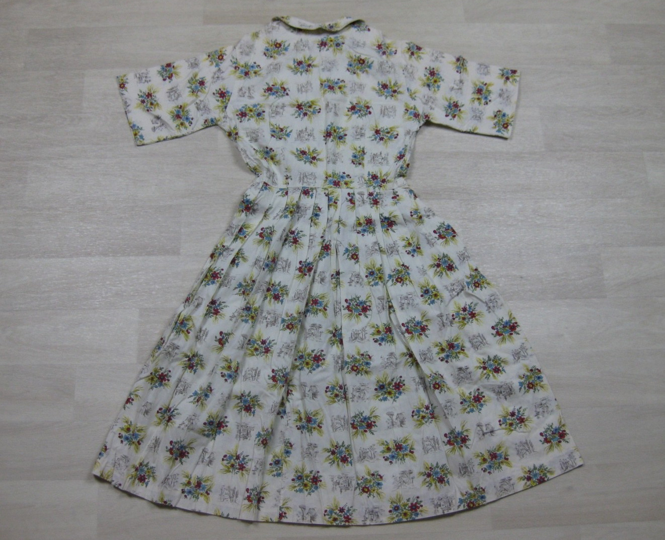 Vintage 50s Shirtwaist Day Dress (XS) Cotton Novelty Print Floral Landscape