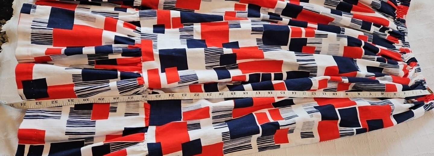 Women’s Vintage Handmade Skirt Large Vtg Red White Blue Pattern pleated Long