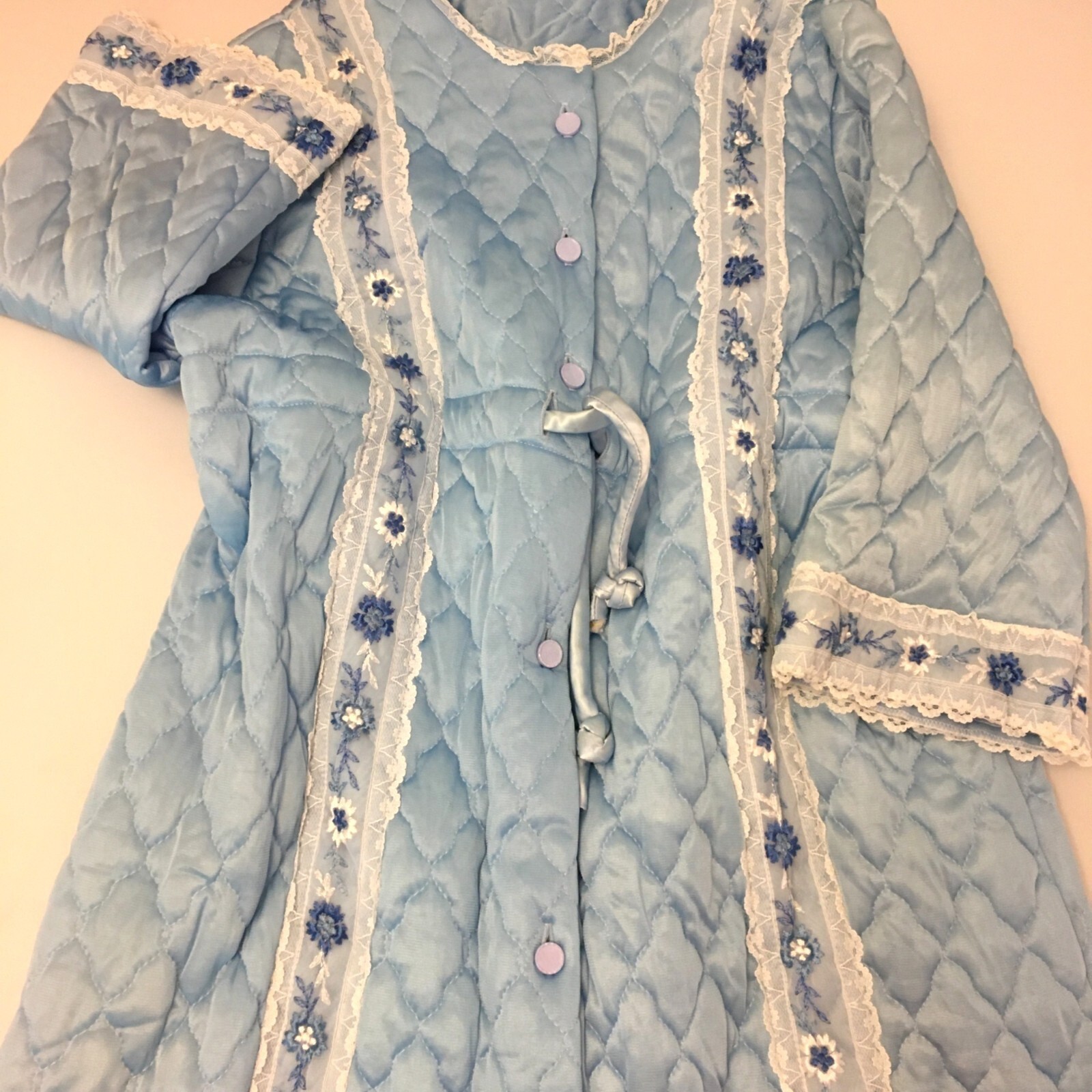 Vintage 60s 70s Light Quilted Long Robe Grannycore Coastal Grandma Lingerie (9)
