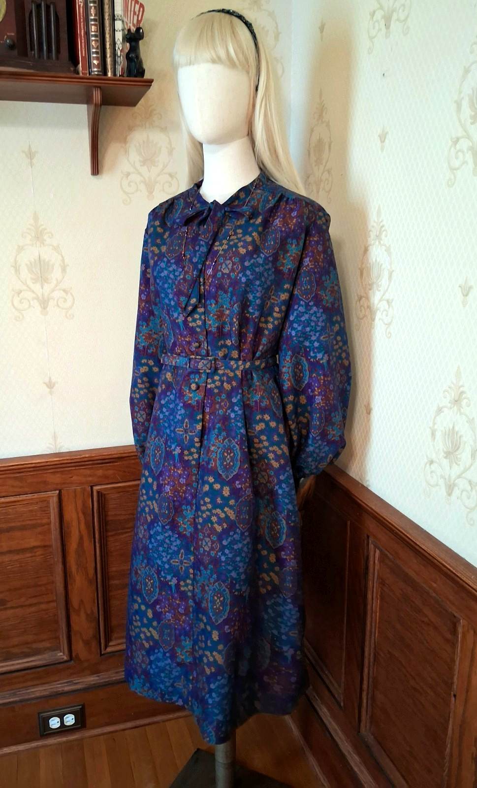 Vintage 1970s British Lady Union-Made Psychedelic Paisley Boho Mod Dress, s 18.5
