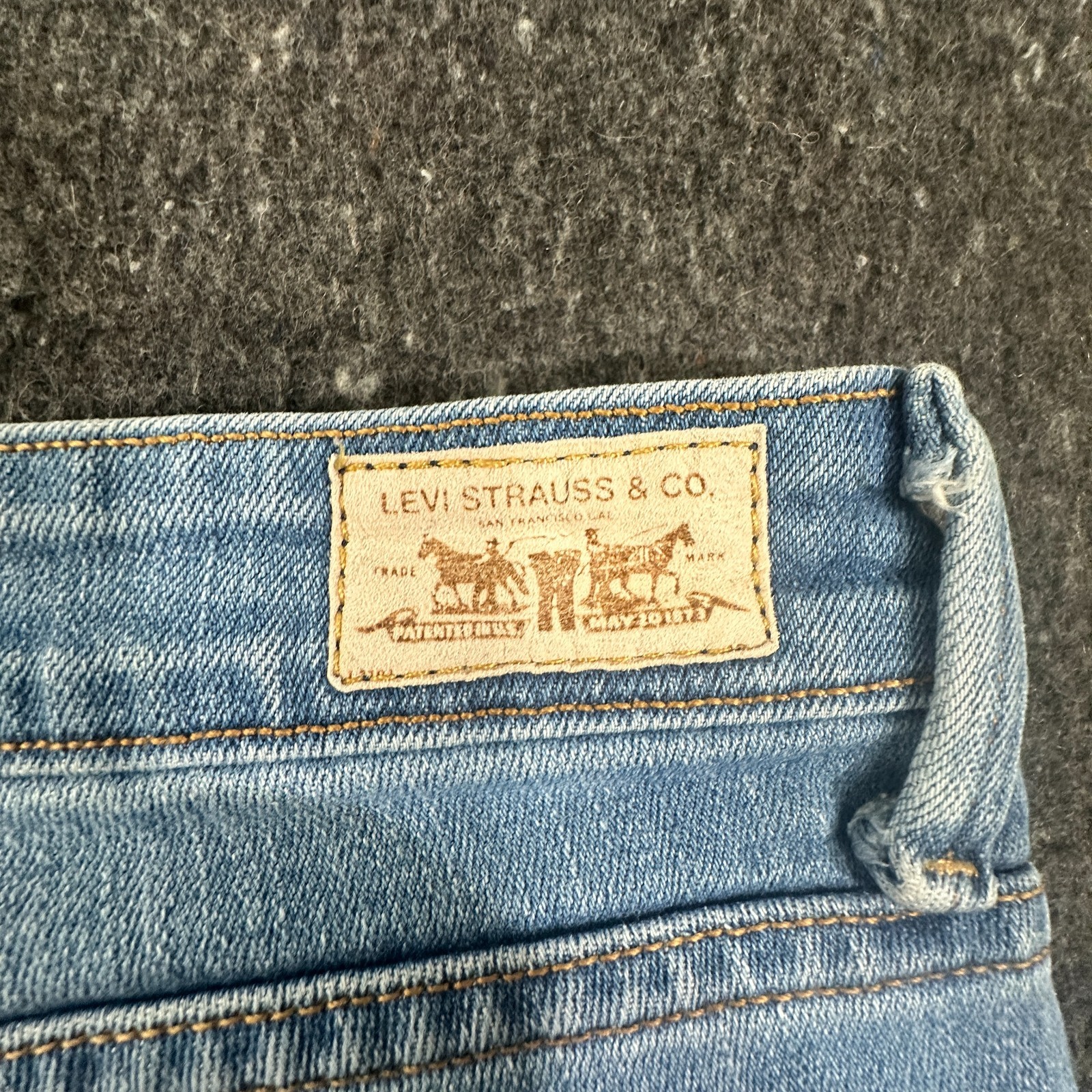 Levi’s Low Boot Cut 545 VINTAGE womens jeans light wash Size 10 – medium