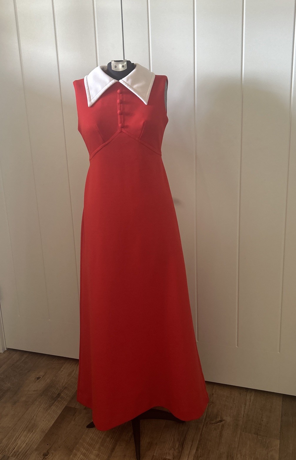 Vintage 1970’s Vicky Petite Empire Waist Polyester Red Maxi Dress White Collar