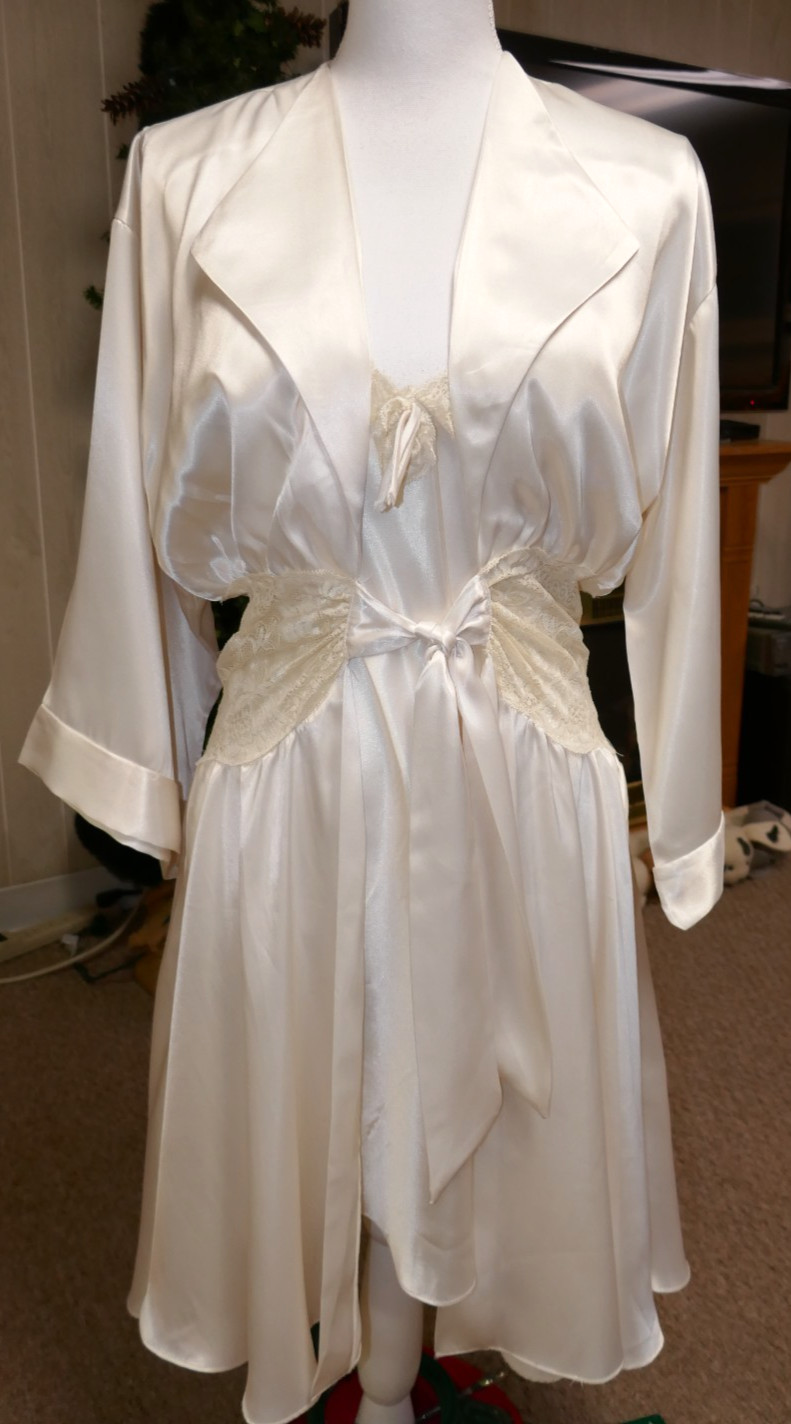 Vintage Blanche Robe And Nightgown Silky & Lace Peignoir Set- Size M