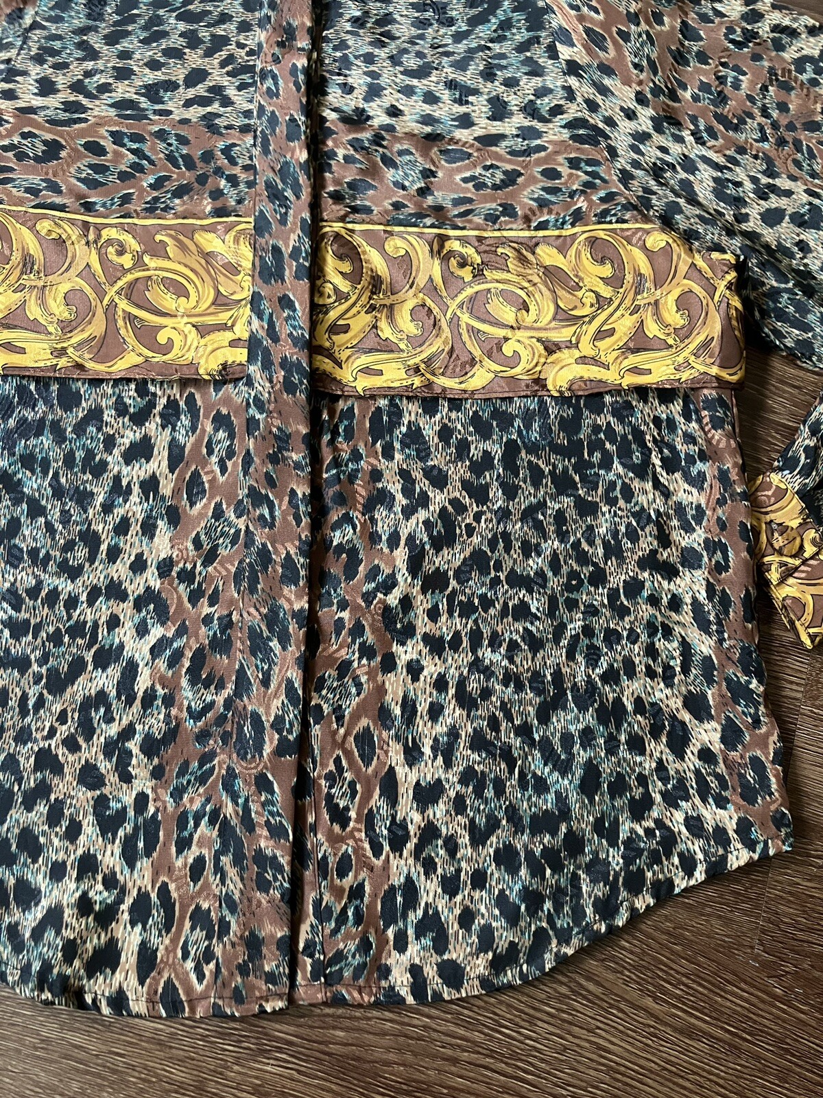 Vintage ’80s Petite Sophisticate Colorful Leopard Print Long Sleeve Blouse S/M