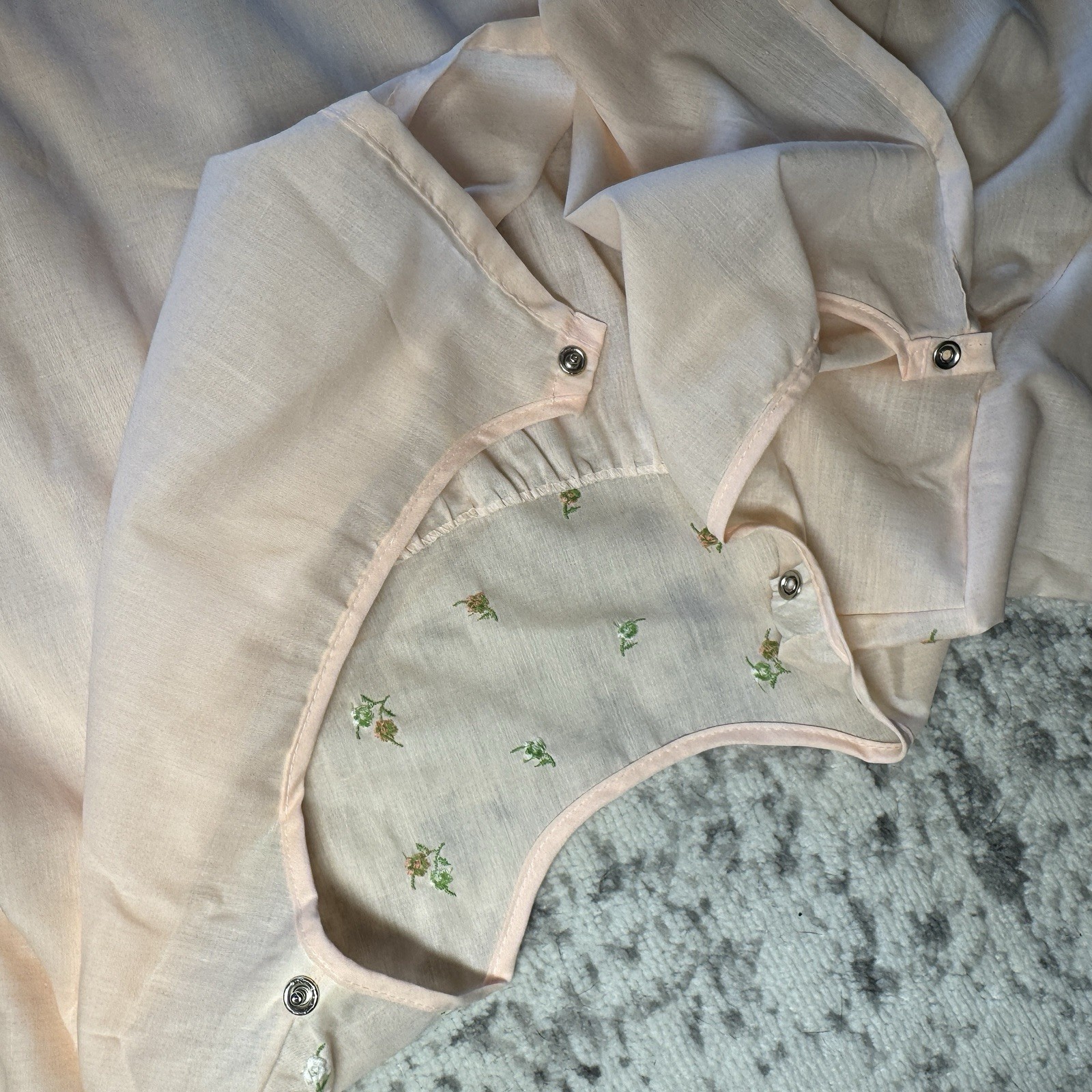 Vintage PinkNightgown Beall’s Embroidered Rosebuds Lace Trim Made USA Sz Large