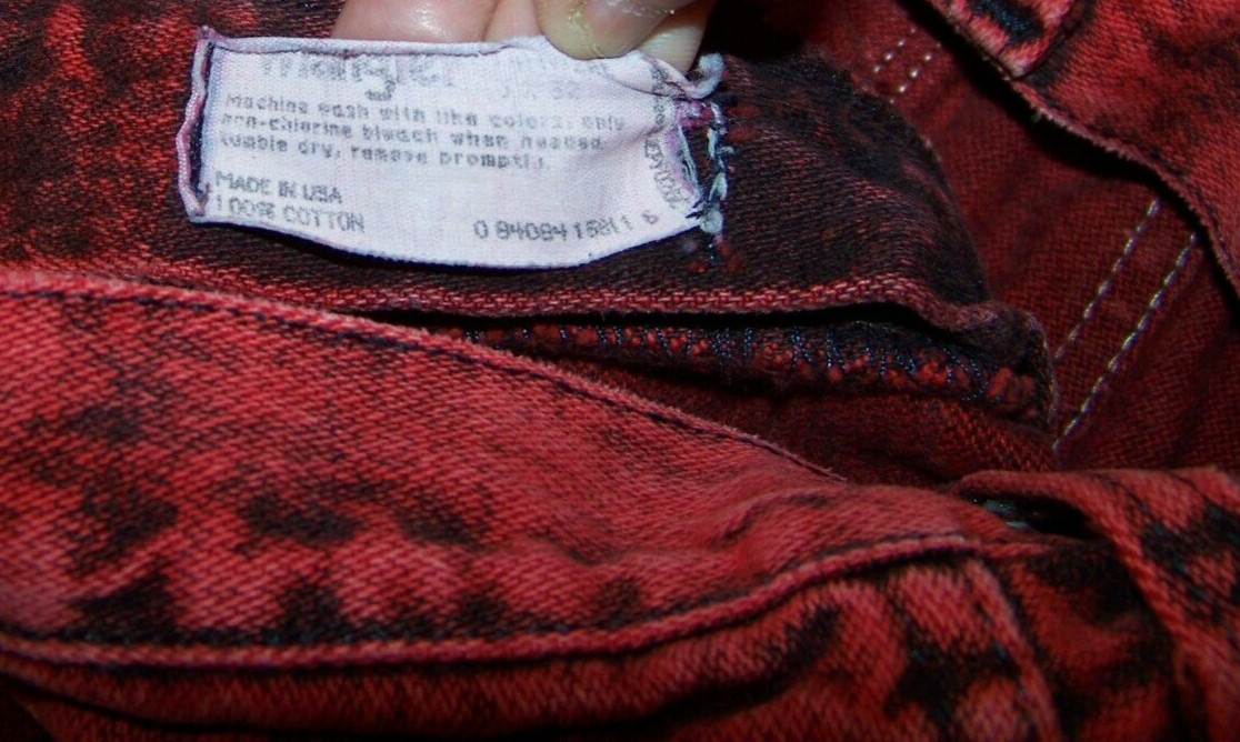 Women’s Wrangler Vintage Jeans – Red Black Acid Wash – 25 x 32