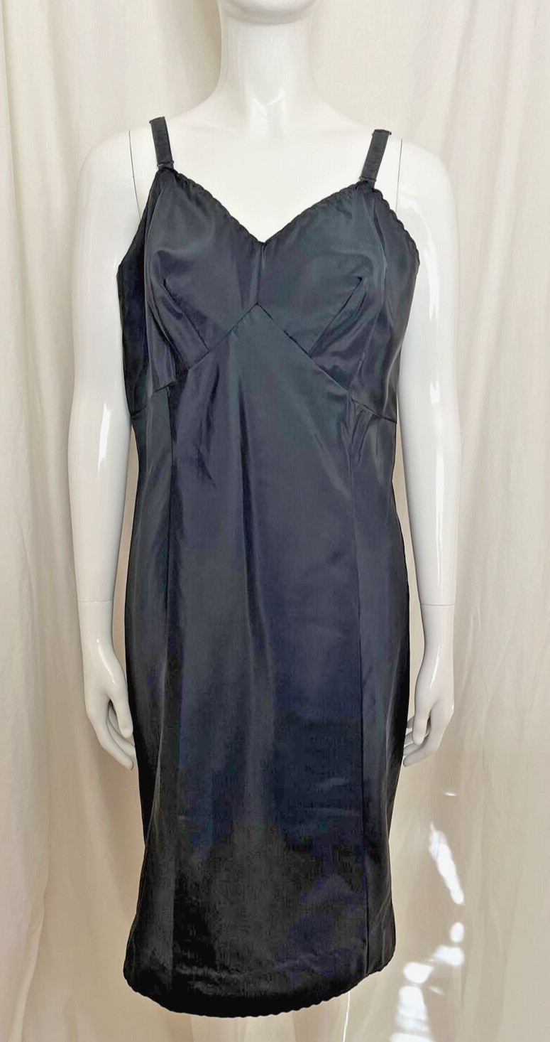 Rustly Slippery Taffeta Black Slip Vintage Sz. 38 Wonder Maid Molded Magic~Sheen