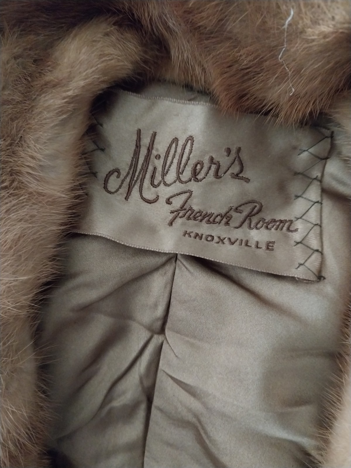 Vintage Miller’s French Room Knoxville Fur Shole Cape Wrap Matching Hat Pockets