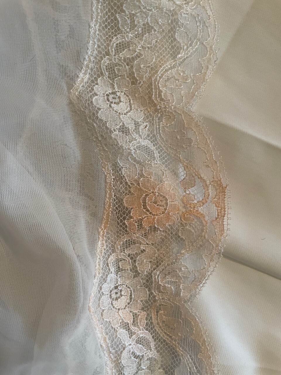 VINTAGE LINGERIE..FULL SLIP.MISS YOUTH FORM.WHITE NYLON..FRENCH LACE..SZ.36.NWT
