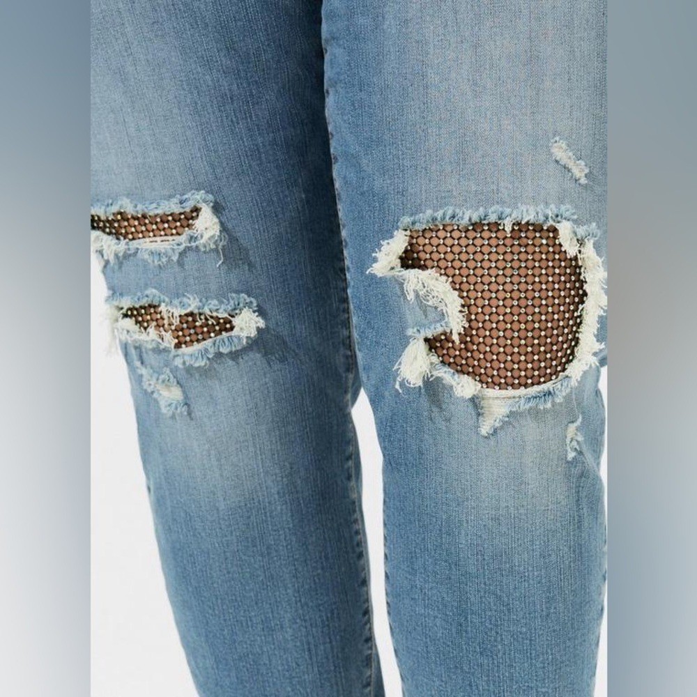 Torrid Perfect Boyfriend Ankle Vintage Stretch Mid-Rise Jean 22R