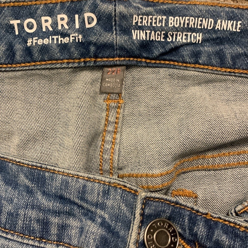 Torrid Perfect Boyfriend Ankle Vintage Stretch Mid-Rise Jean 22R