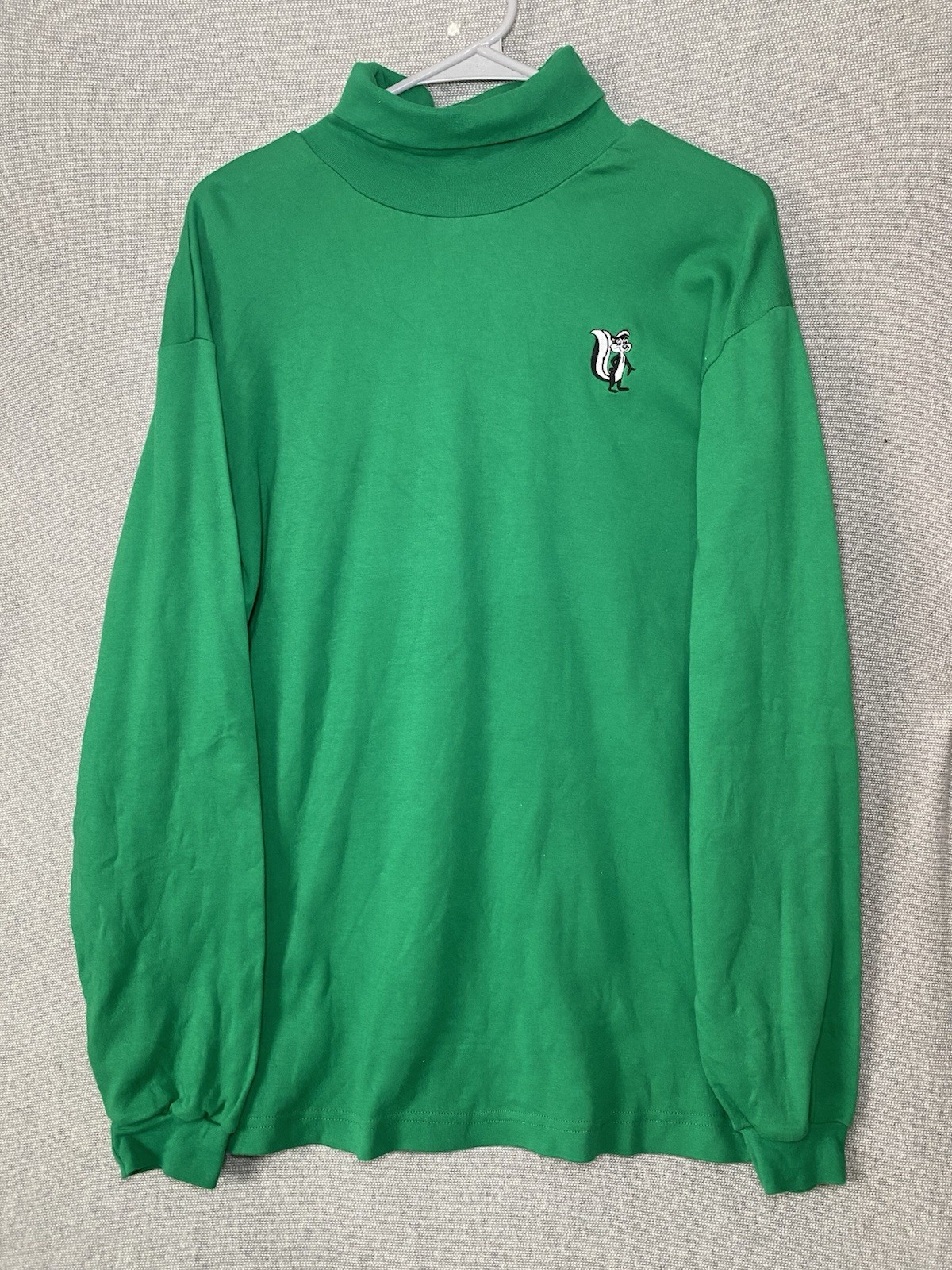 Vintage Acme Clothing Pepe LePew Turtleneck Pullover Medium Looney Tunes