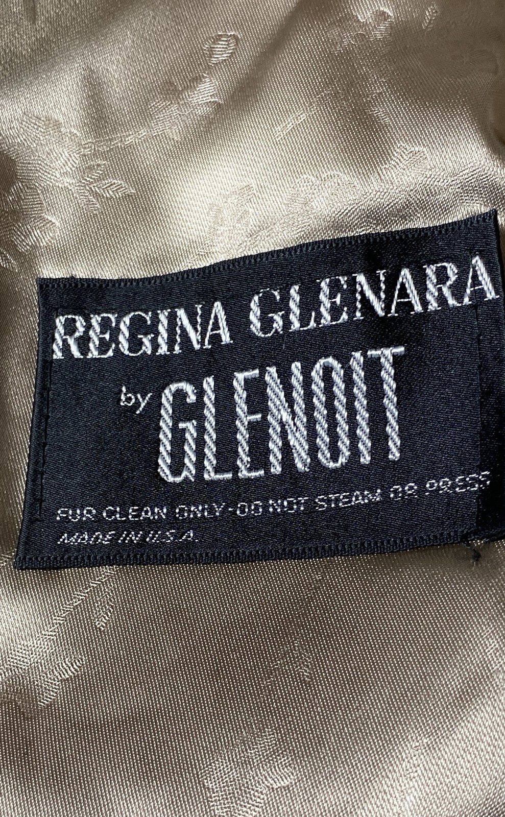 Vintage 70s Regina Glenara by Glenoit Women’s Brown Faux Fur Capelet Stole