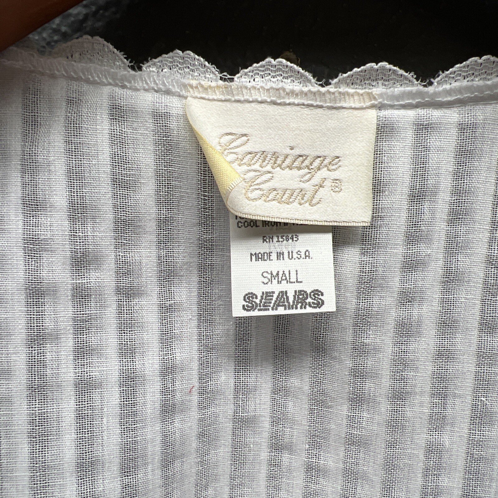 Vintage 90’s CARRIAGE COURT 100% Cotton White Lace Robe Women’s S