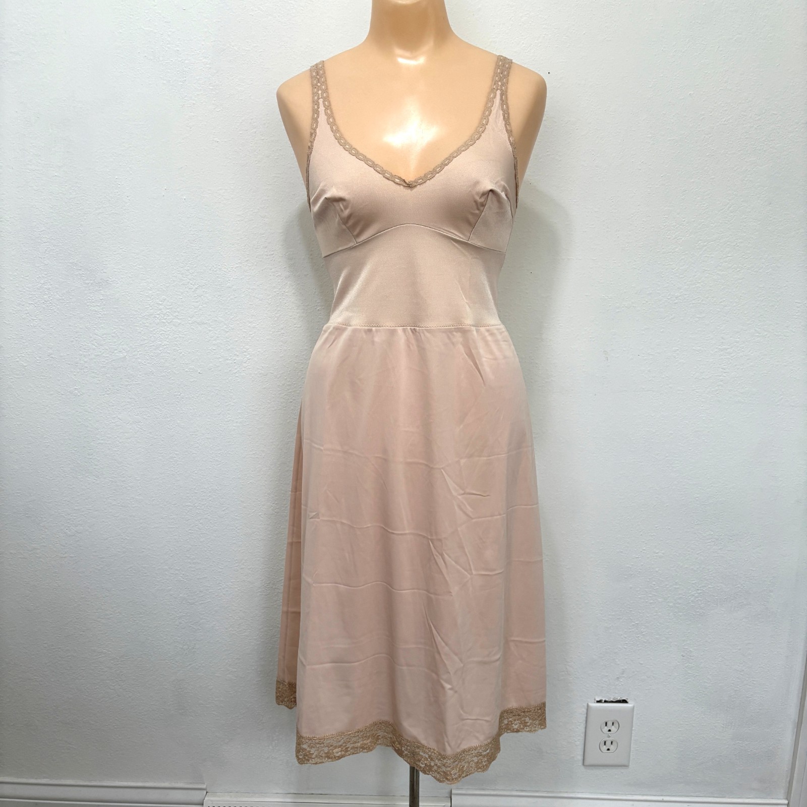 Womens Vintage Full Slip Dress Size 16T Mid Century Pinup Coquette Lace Trim