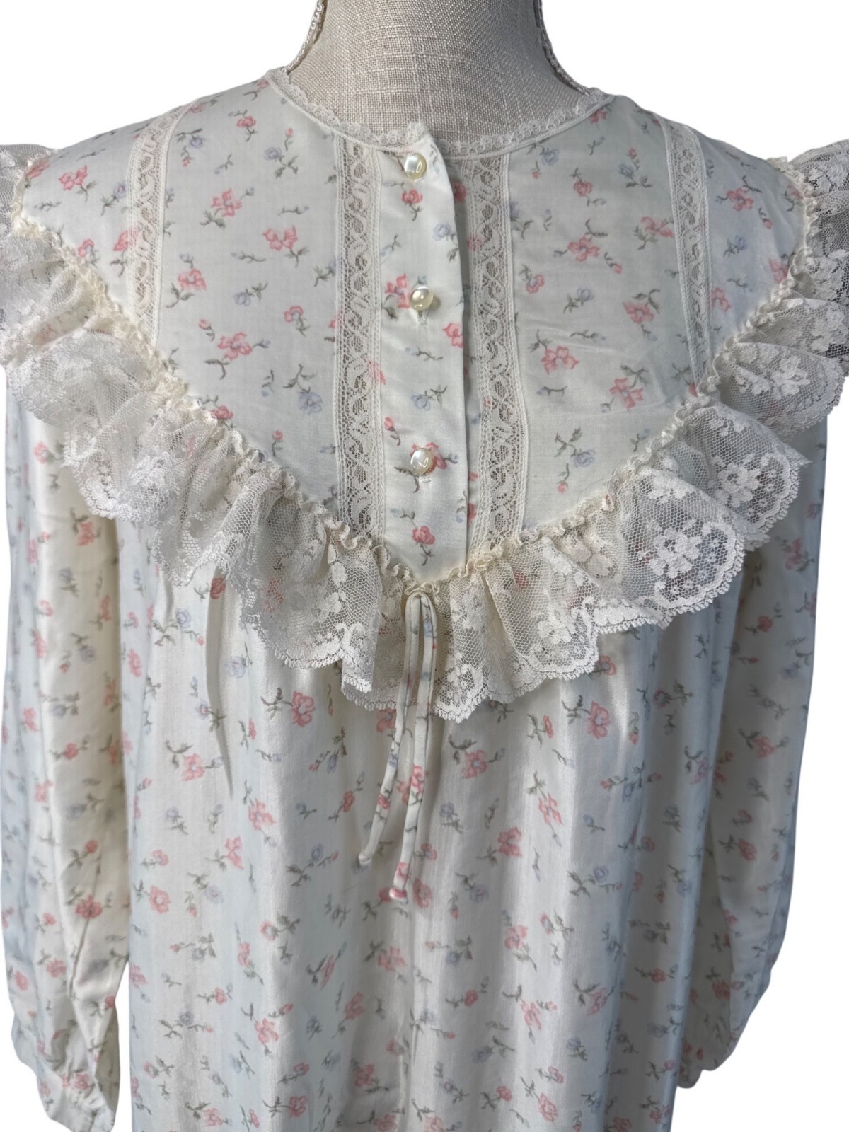 Apostrophe Sears vintage Floral Lace Trim Long Sleeve Satin Flannel Nightgown Sl