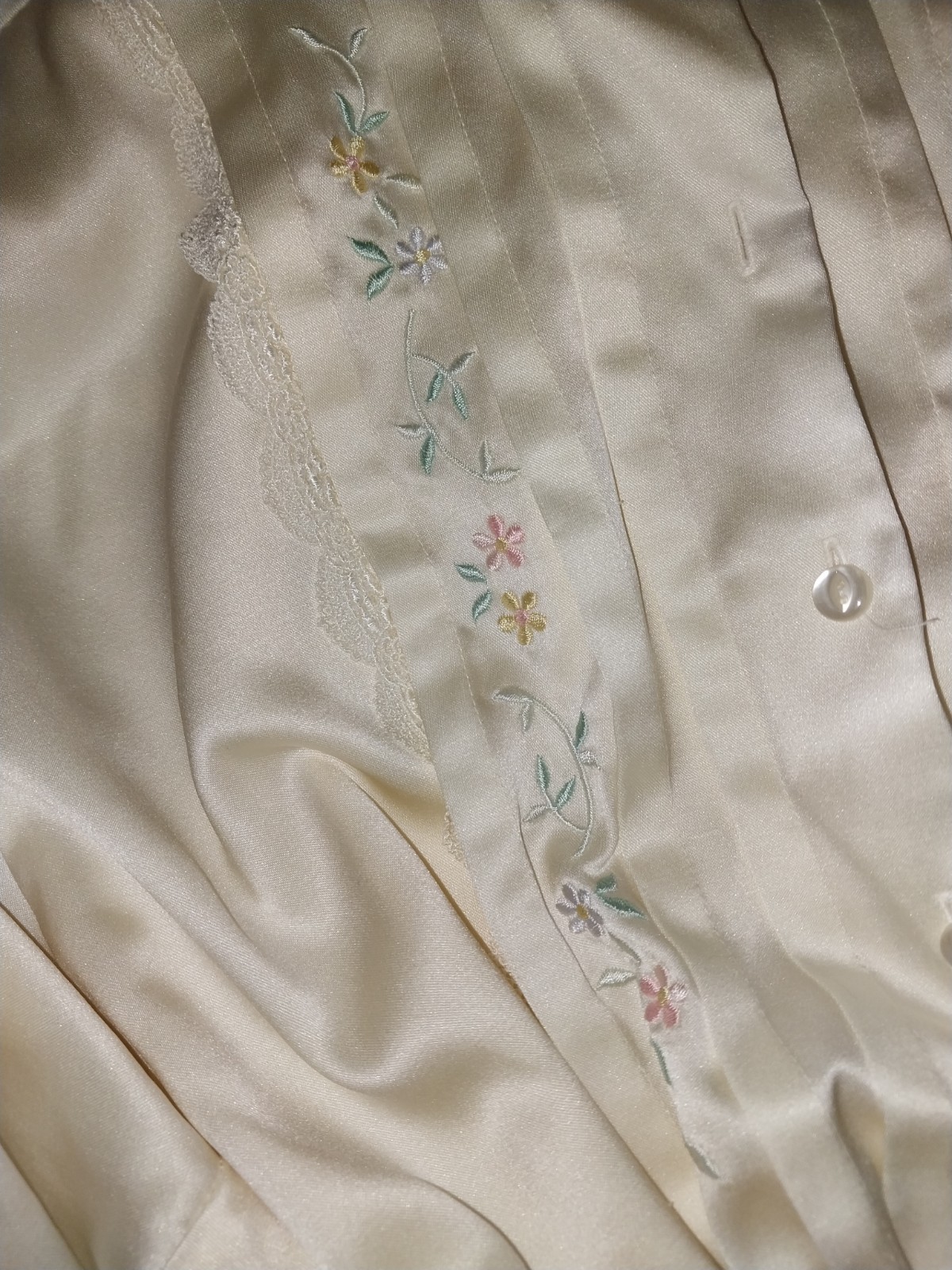 VTG SATIN SHIMMERY PLEATS PIN TUCK ANASTASIA COQUETTE PULL OVER ROBE GOWN 48″