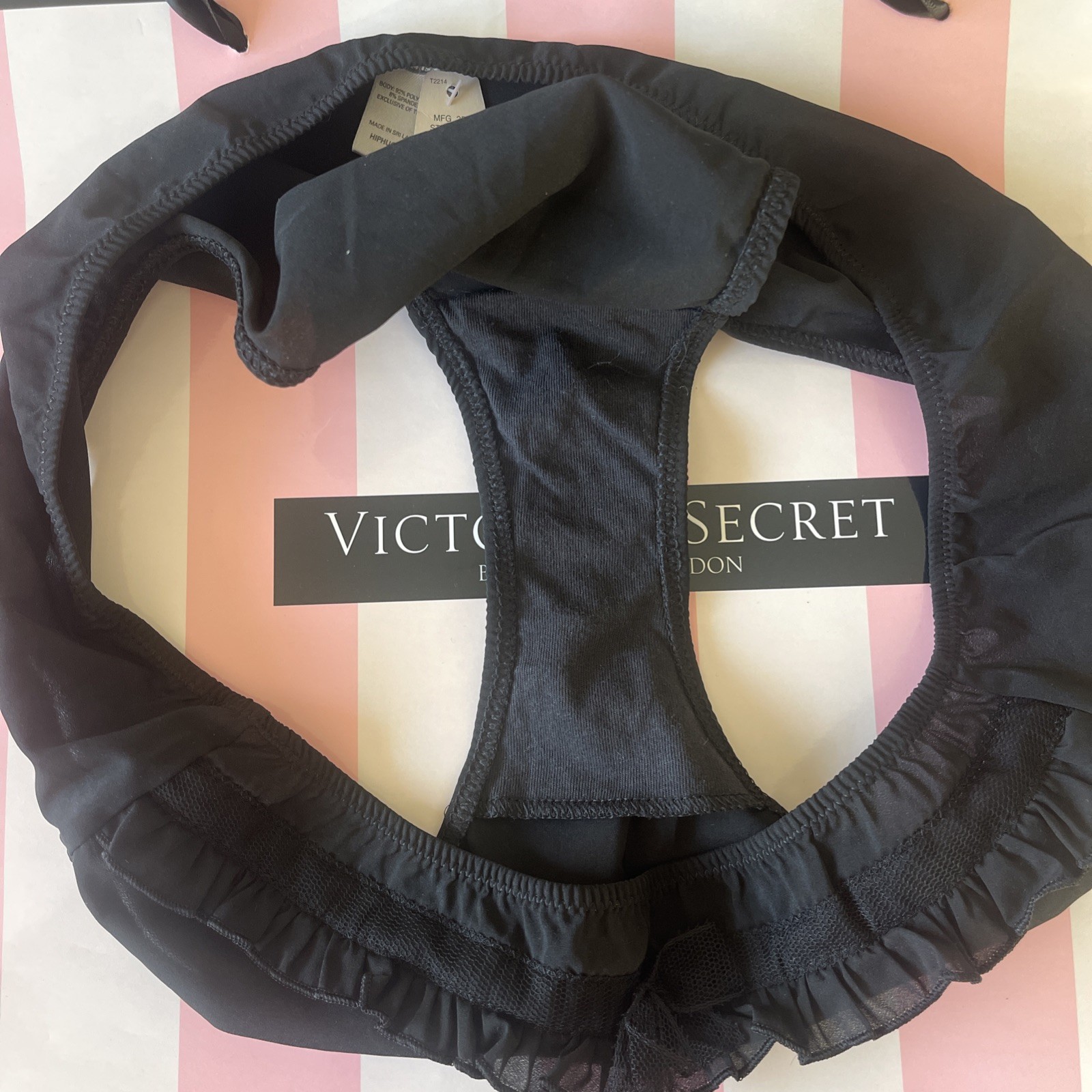 NWT VTG 2009 Victoria’s Secret Hiphugger, Ruffled BLOOMERS – Black / Large