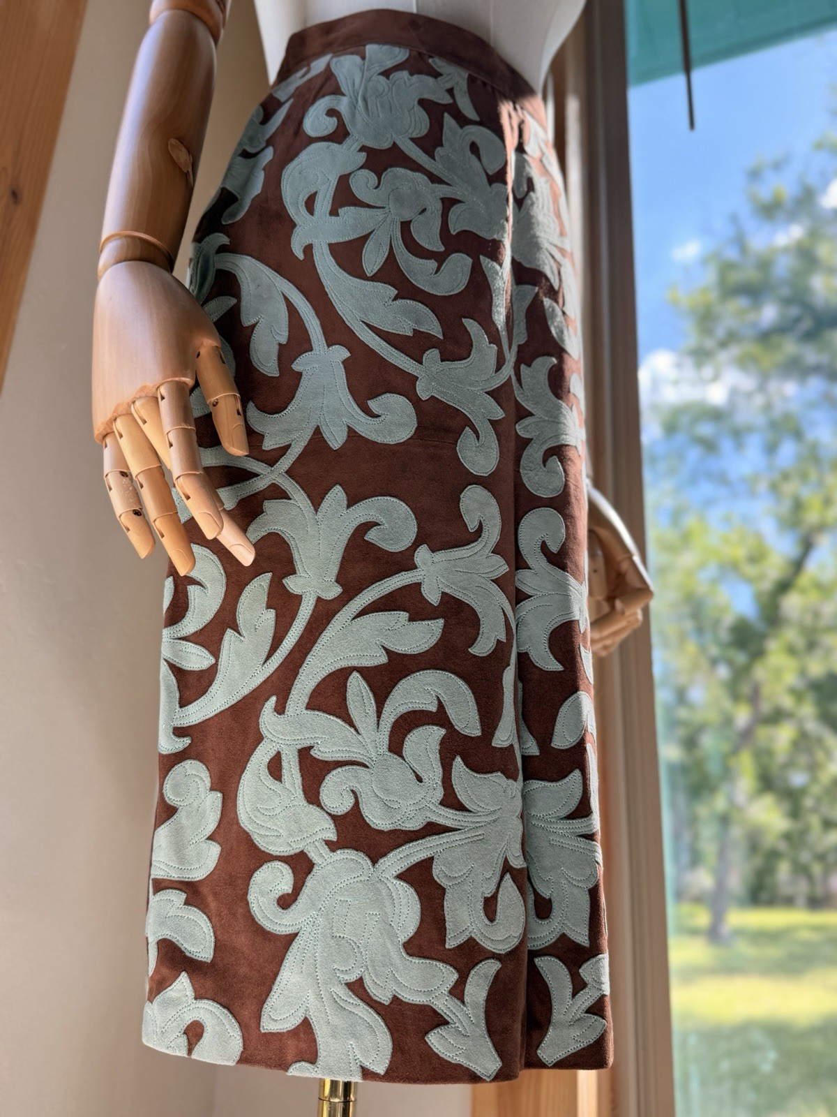 Vintage 80s VALENTINO Boutique Suede Leather Embroidered Details Skirt Size 44