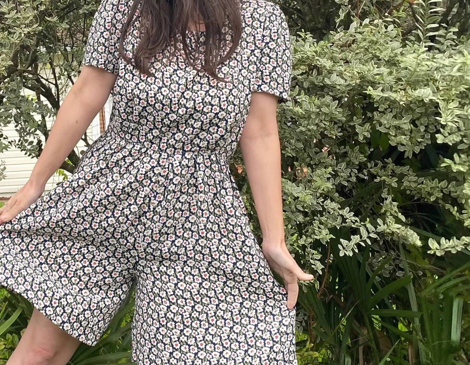 Women’s Vtg romper jumpsuit shorts floral Size medium Classic 90’s One Piece