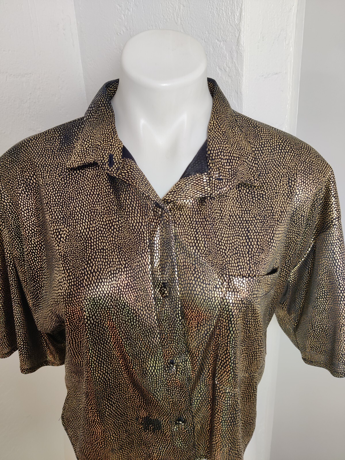 Vintage Gold Prezzia Sportwear Internazionale Retro Metal Large Button Blouse **