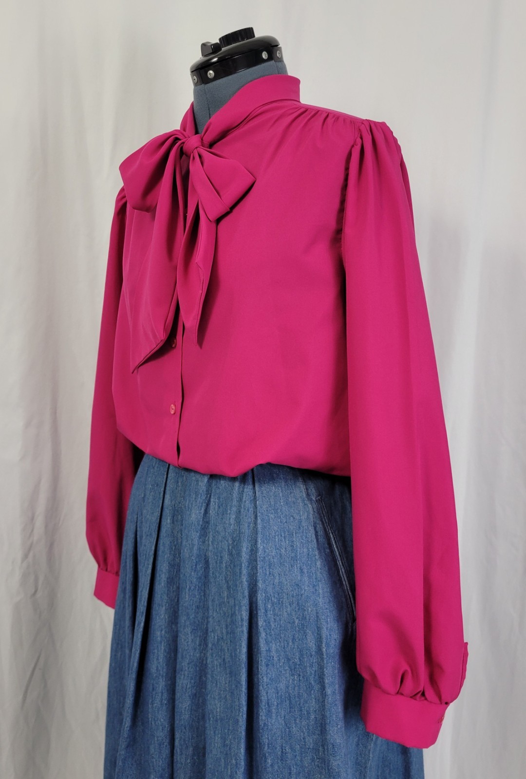 Vintage Judy Bond Magenta Button Down Blouse w Tie Collar Size 18