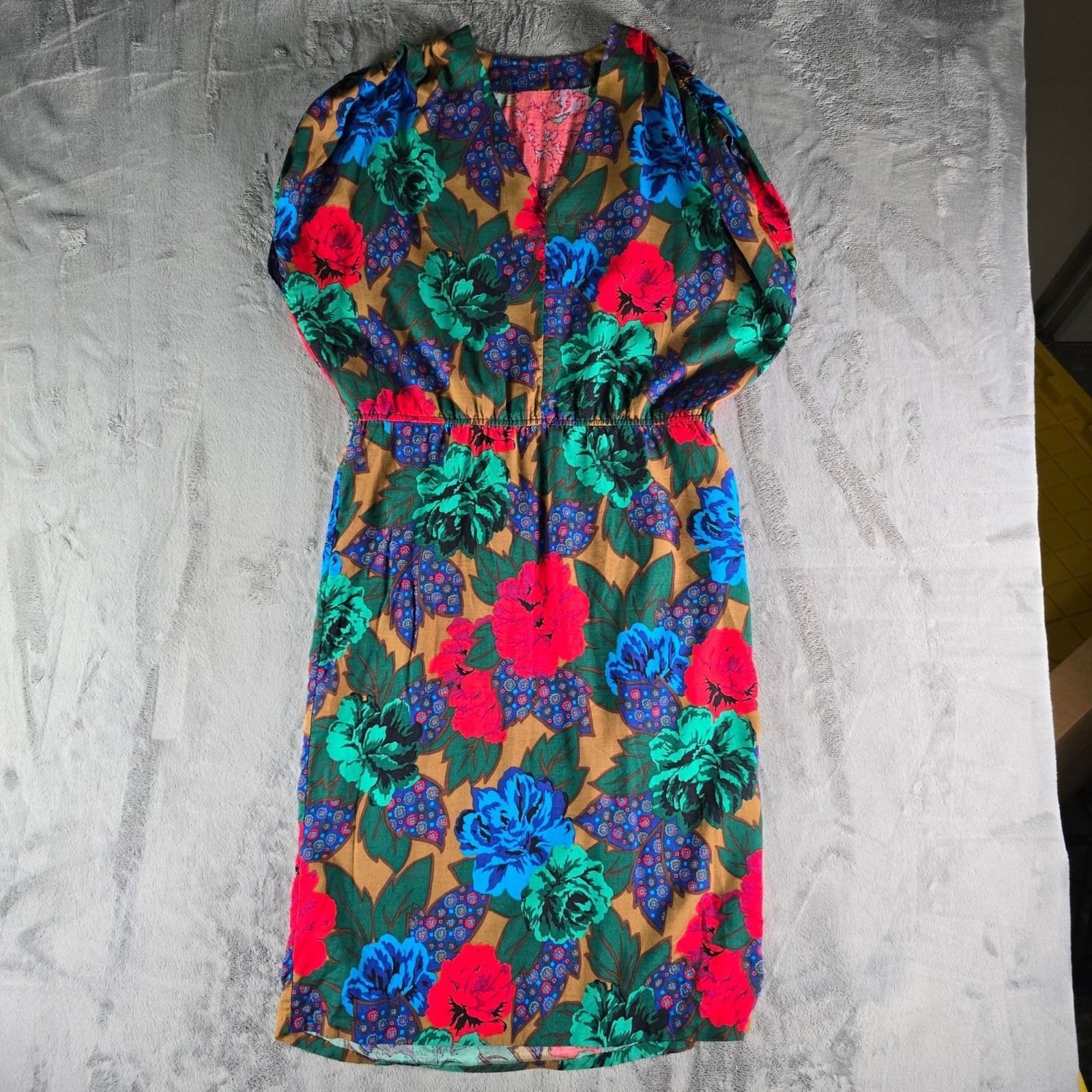 Vintage 1980s Unbranded Floral Print Dolman Sleeve V-Neck Midi Dress (XL)