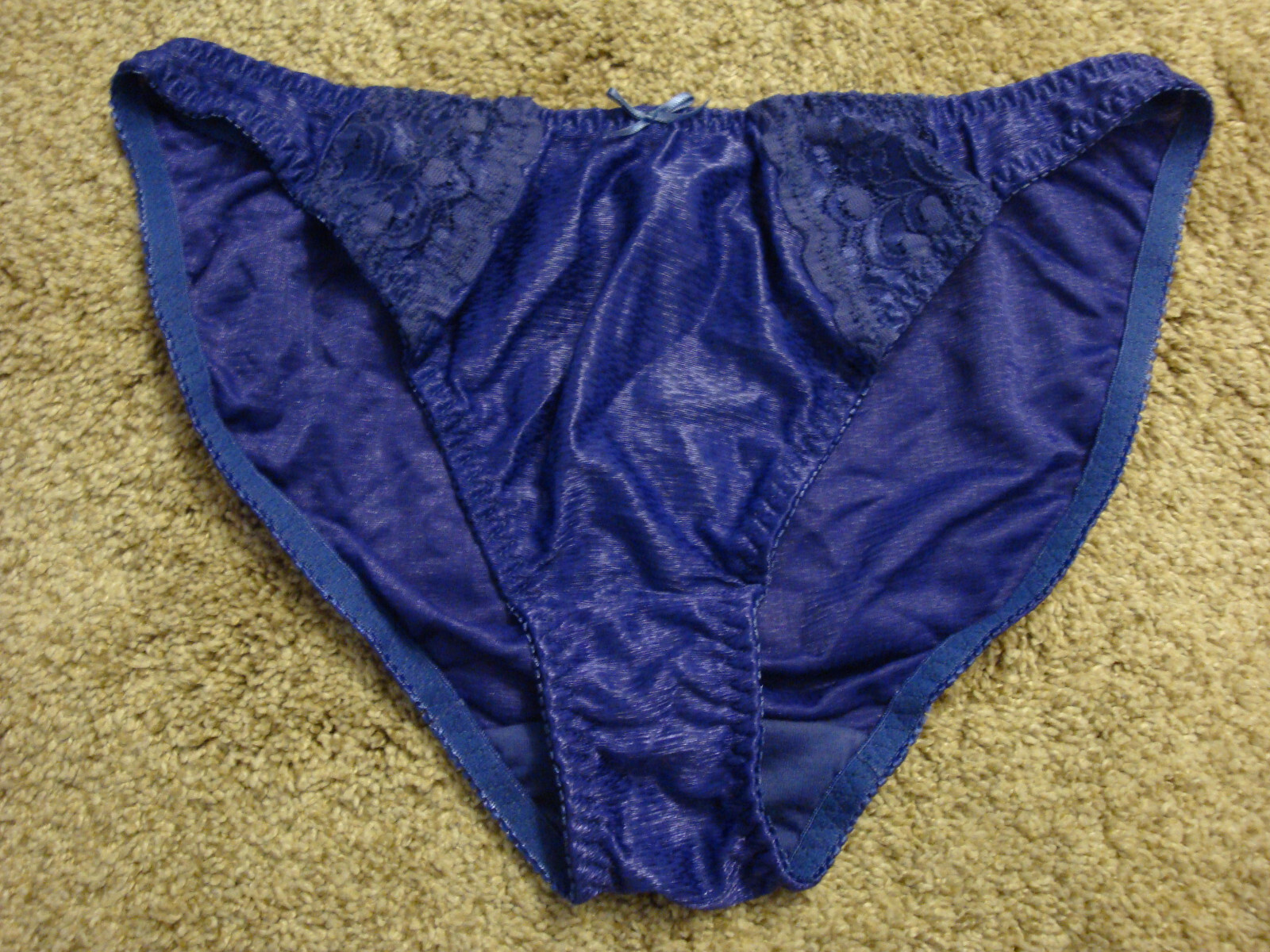 Soft Sensations M Grape Purple Smooth Silky Lace Bikini Panty Vintage #1720