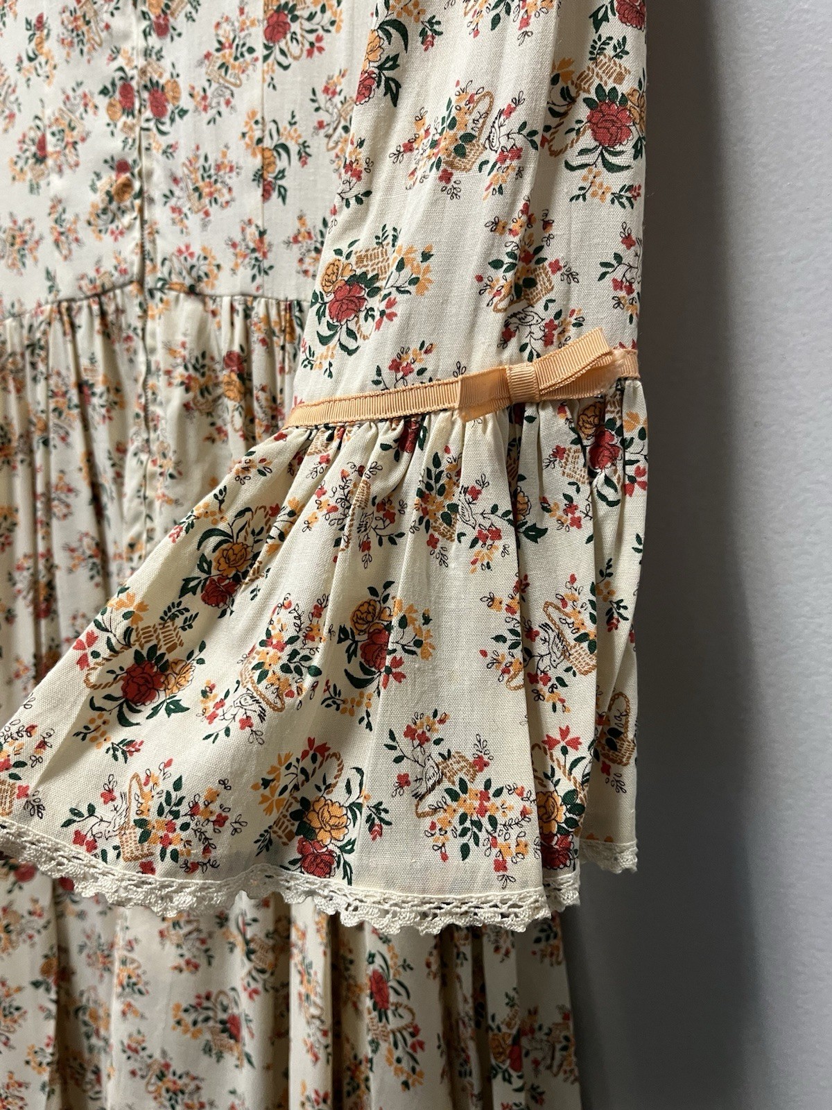 VTG Handmade Amish Prairie Dress w/ Bonnet Floral Calico CottageCore—XS/READ