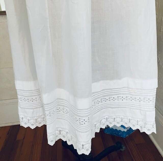 ANTIQUE Victorian Edwardian FRENCH Cotton Embroidered PETTICOAT costume film