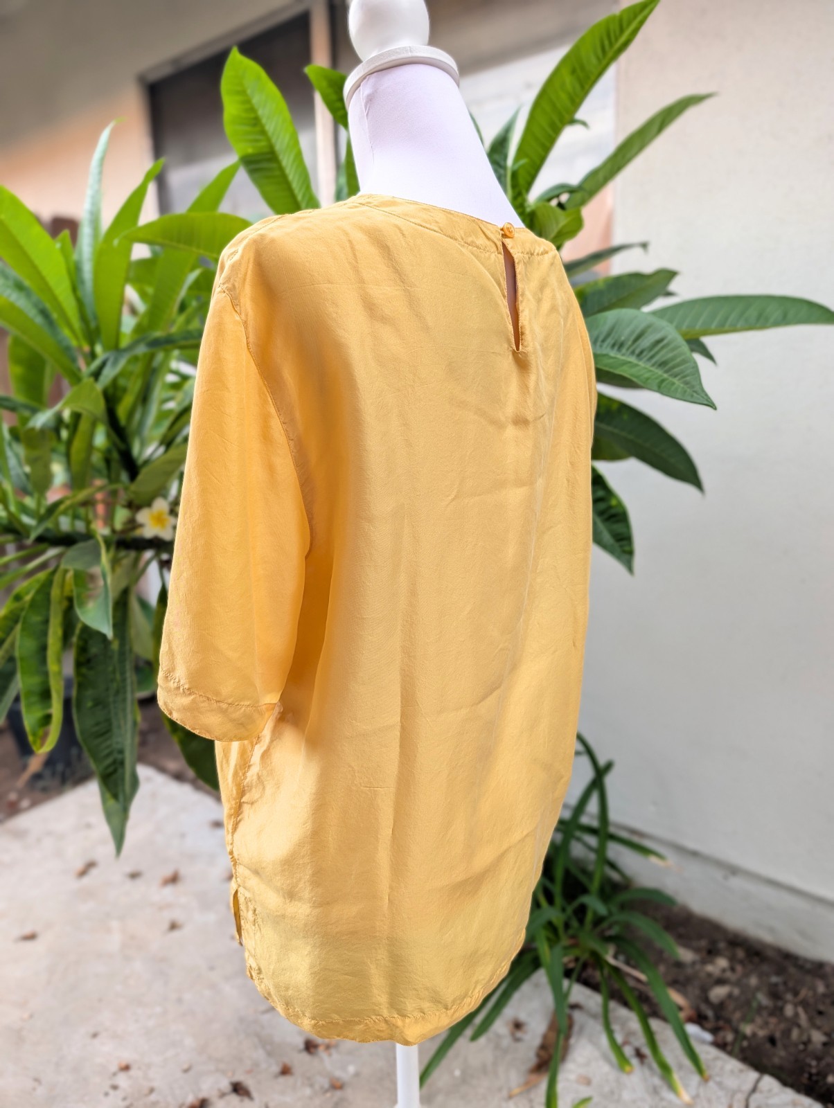 Pacific Silk & Studio Clothing Co vintage 100% silk yellow short sleeve EUC M