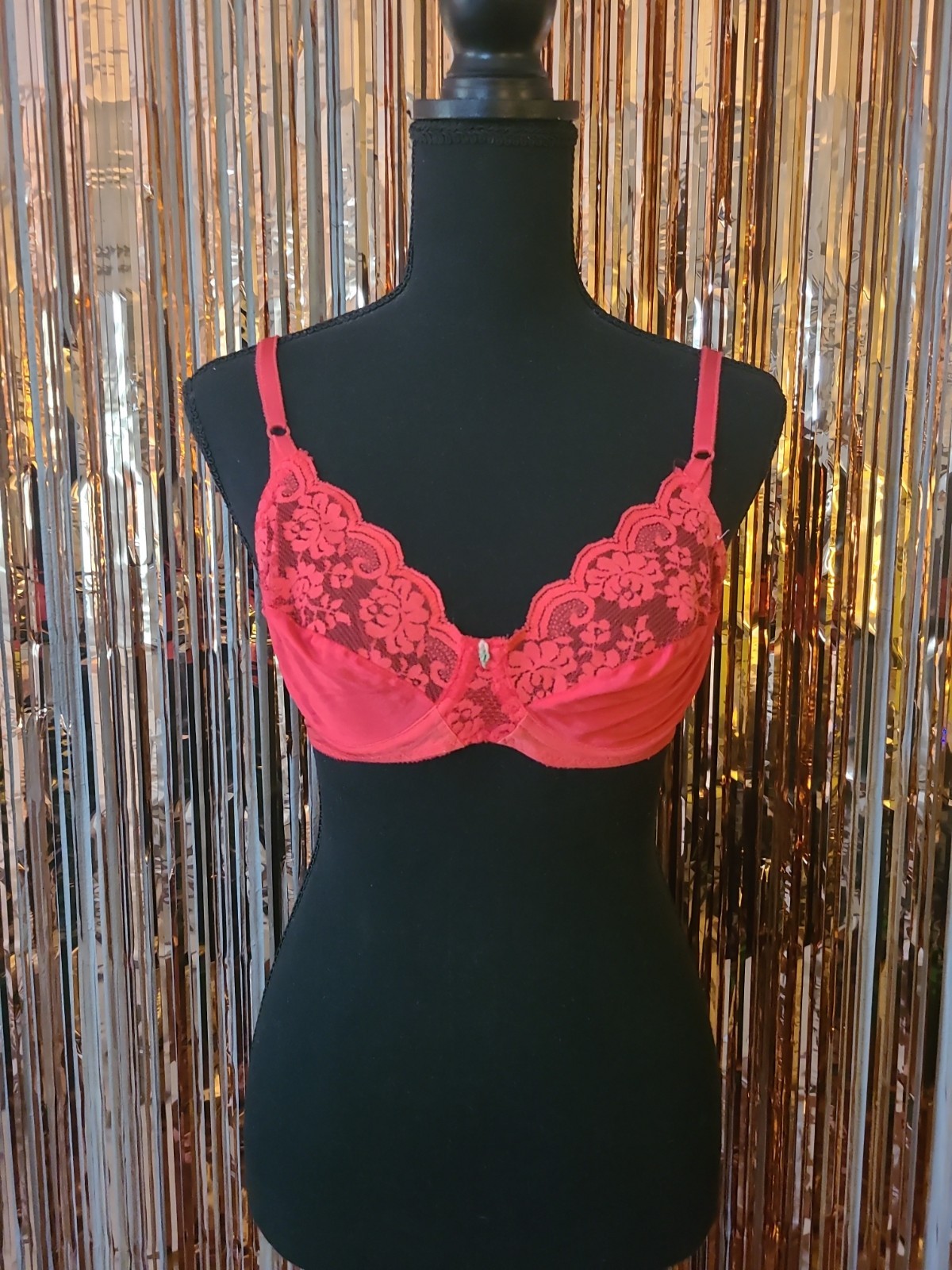 VTG Maidenform Chantilly Bra 36B Red Nylon & Lace Unlined Underwire Style 7329