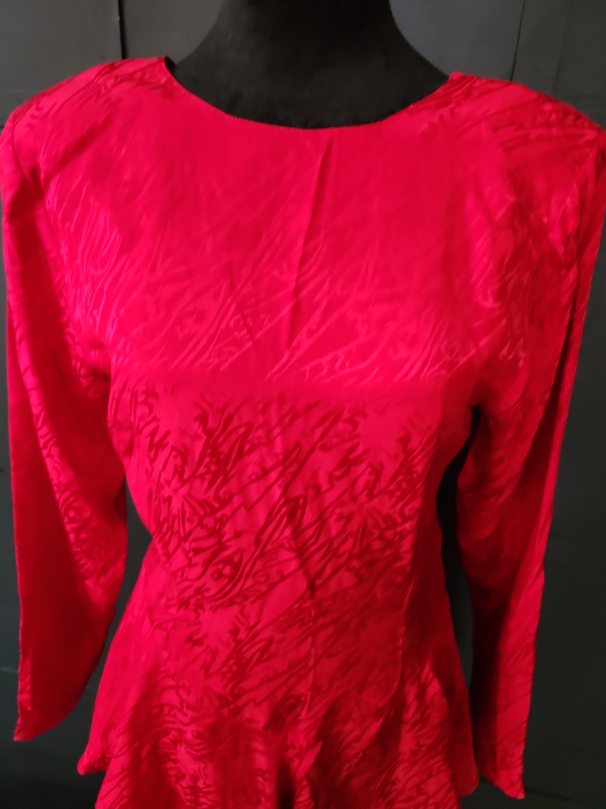 Vintage Ambria Dress 100% Silk Size 6 Peplum Zipper Back Long Sleeves V Back