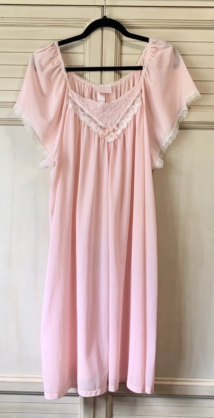 Vintage Women’s Pink Floral Nightgown With Lace Medium Coquette Fairy