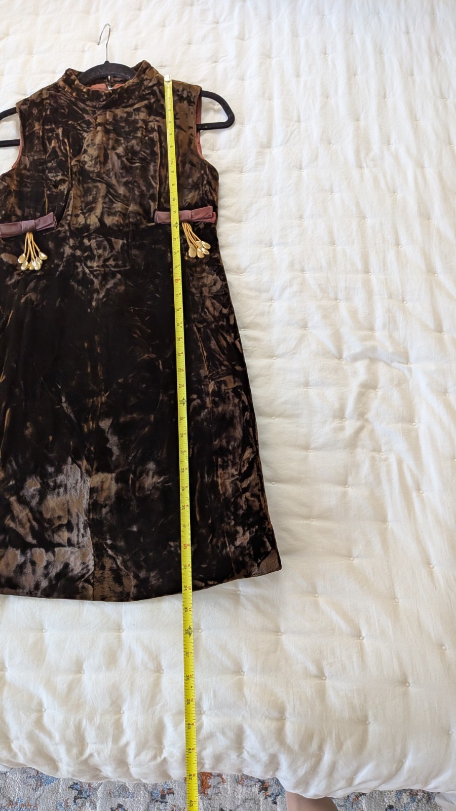 Vintage circa 1960’s-70’s Women’s Chocolate Brown Crushed Velvet Mini Dress S