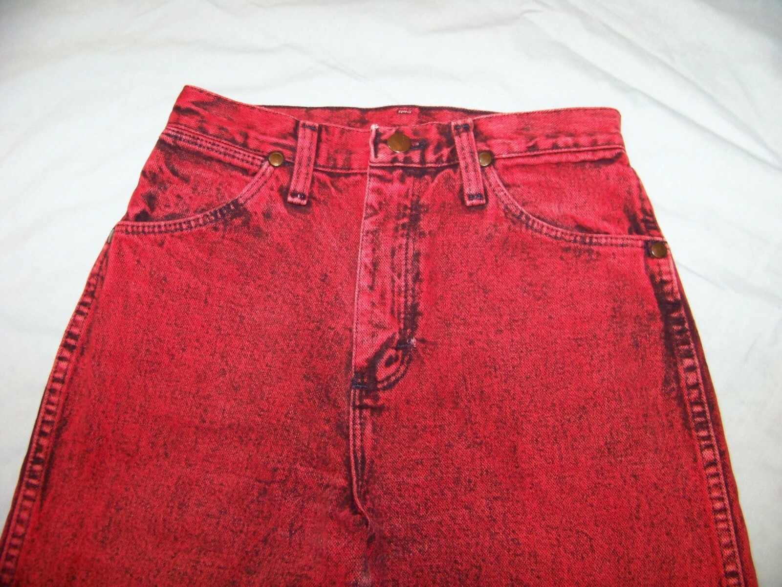 Women’s Wrangler Vintage Jeans – Red Black Acid Wash – 25 x 32