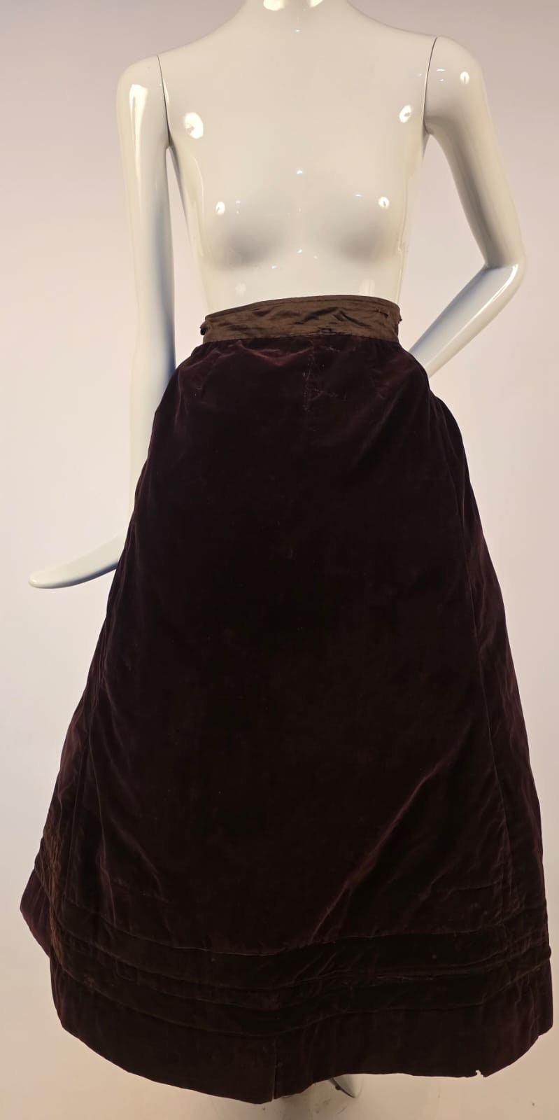 VICTORIAN 19TH C BROWN COTTON VELVET SKIRT – AS ACQUIRED