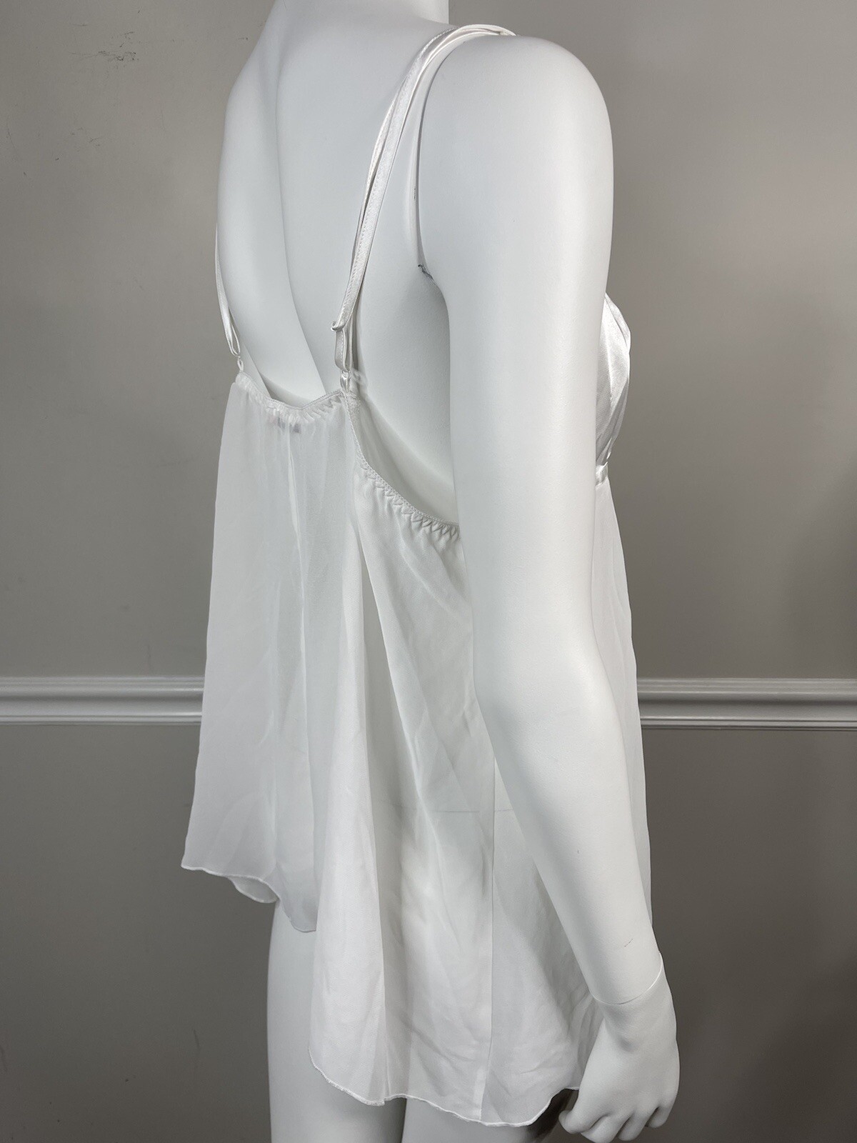 Vintage Women’s L Linea Donatella White bridal beaded chemise nightgown