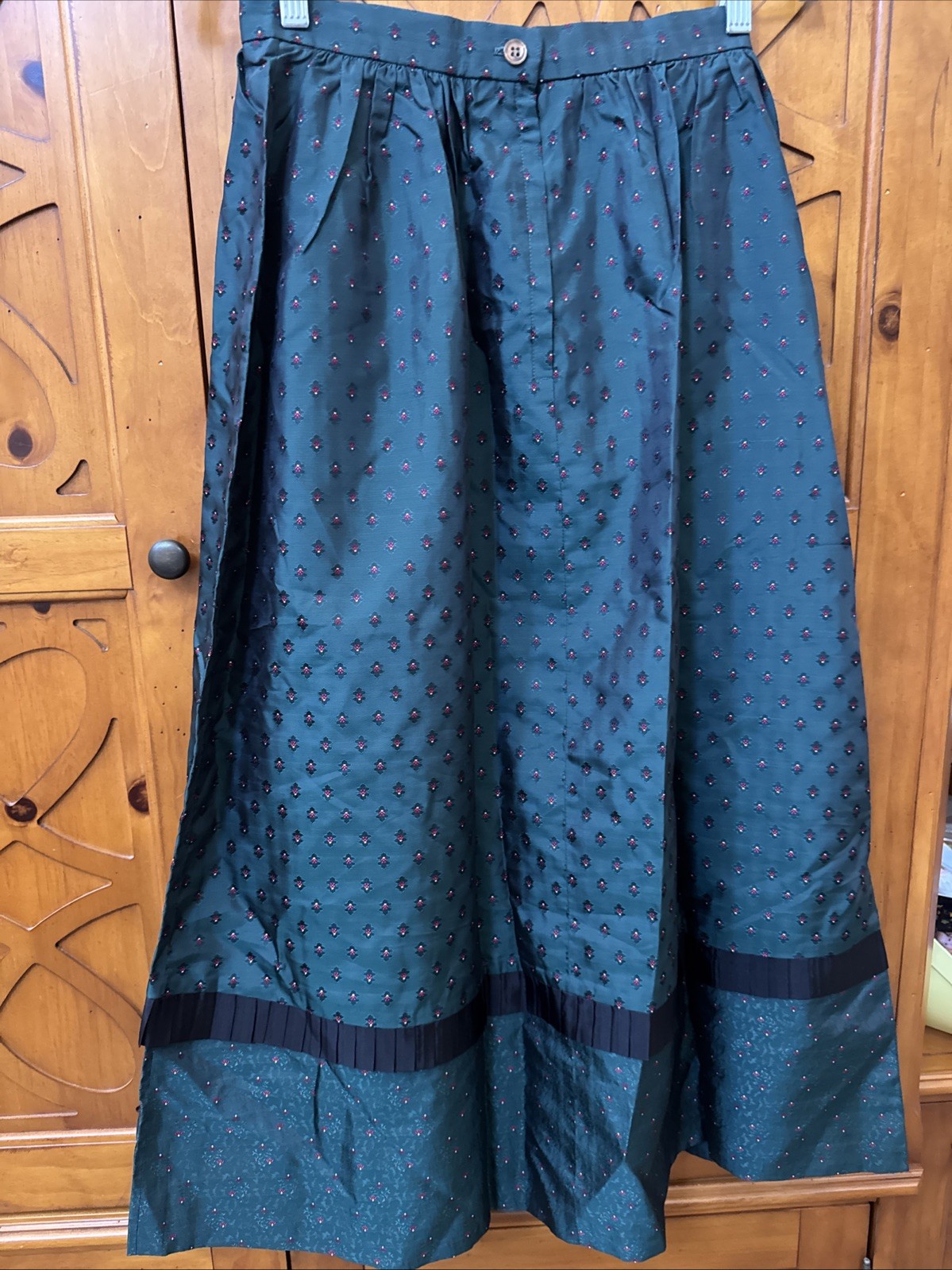 Susan Bristol Vintage Dark Green Floral Maxi Skirt Pleated Ribbon Trim Size 8