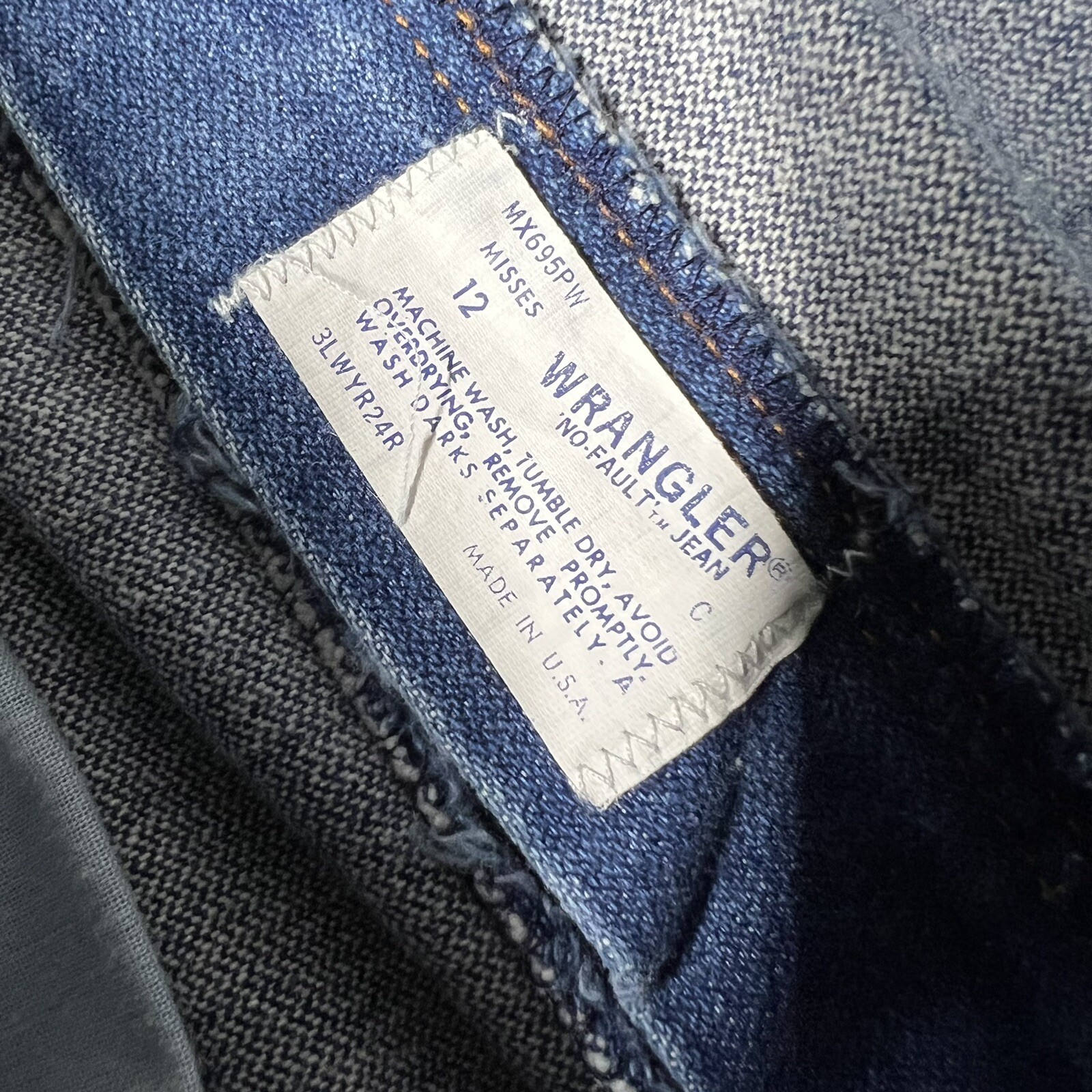 VTG Wrangler No Fault Jean Women’s Size 12 Misses Regular Fit USA Made MX695PW